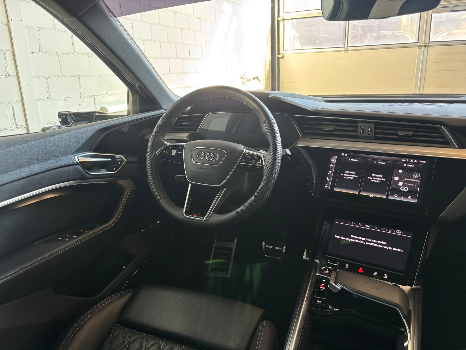 AUDI SQ8 Sportback e-tron quattro-image-13