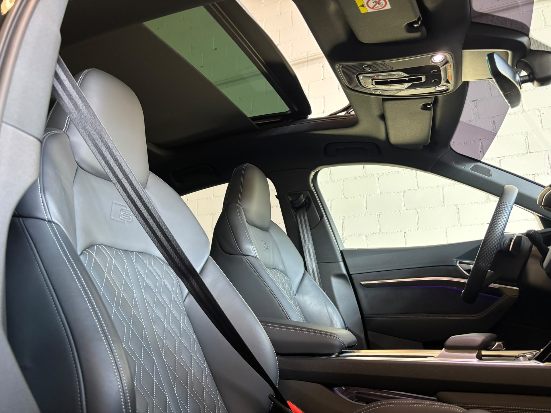 AUDI SQ8 Sportback e-tron quattro-image-9
