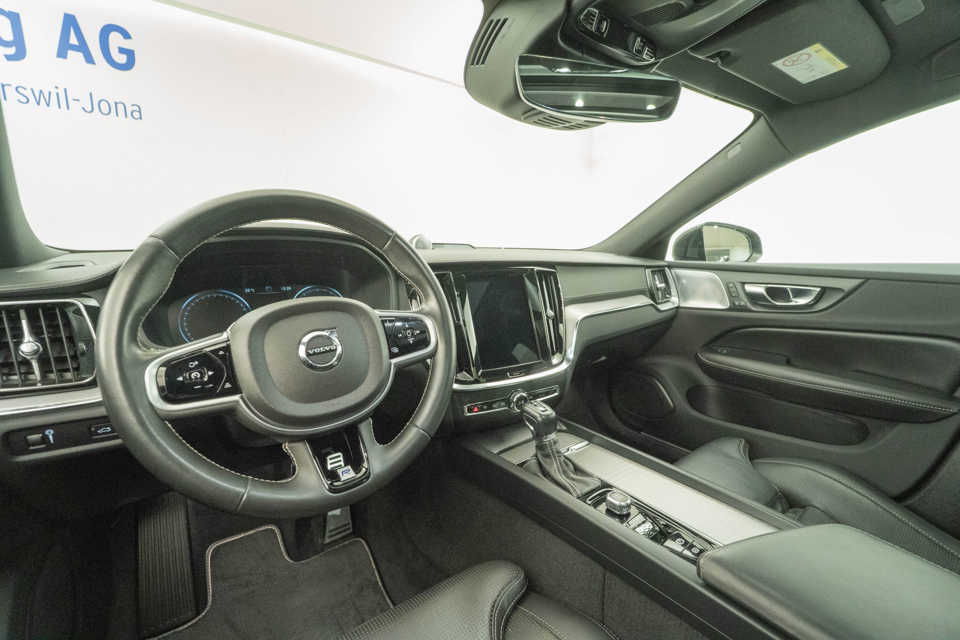 VOLVO S60 2.0 T5 R-Design AWD-image-6