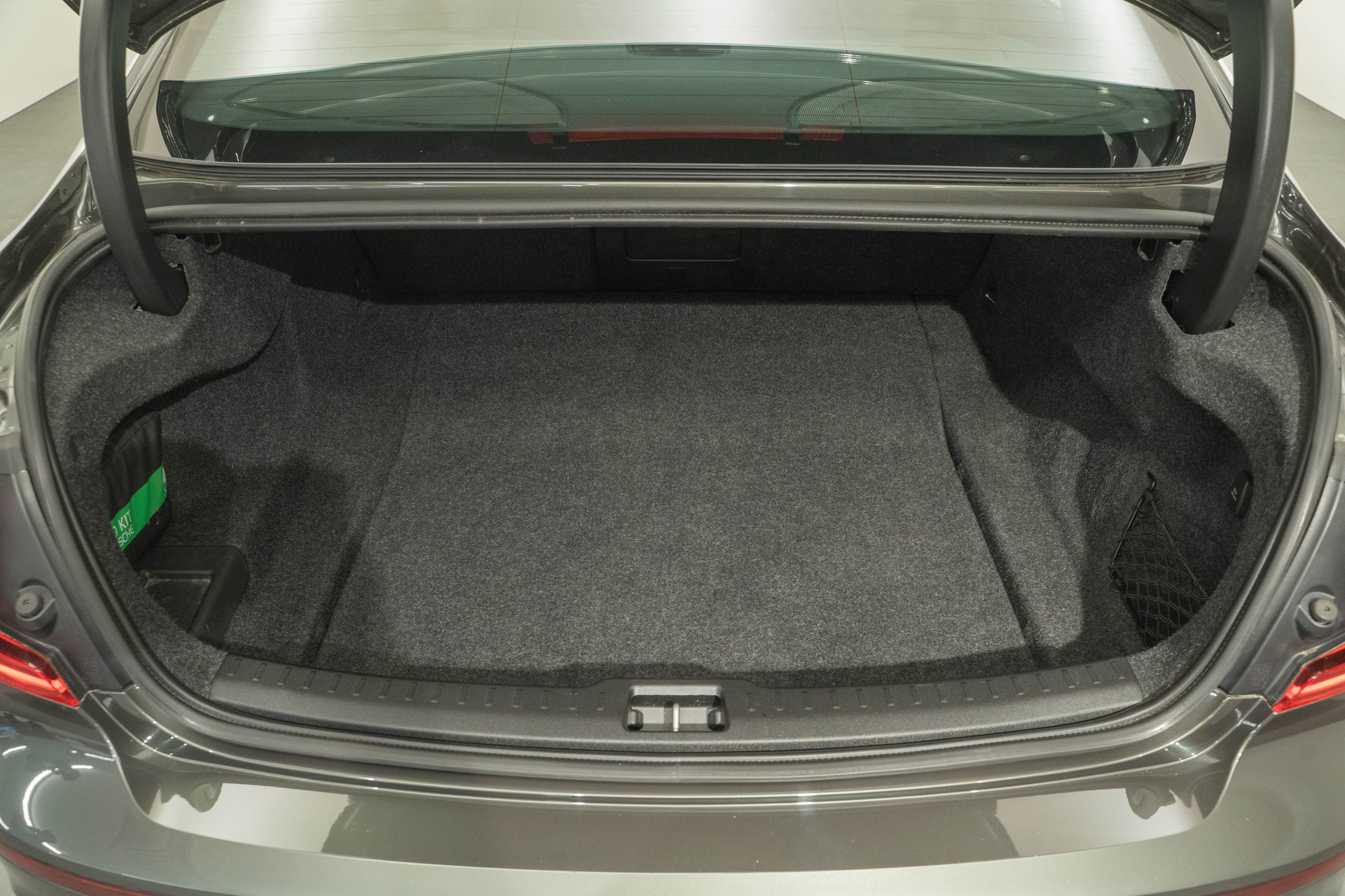 VOLVO S60 2.0 T5 R-Design AWD-image-4