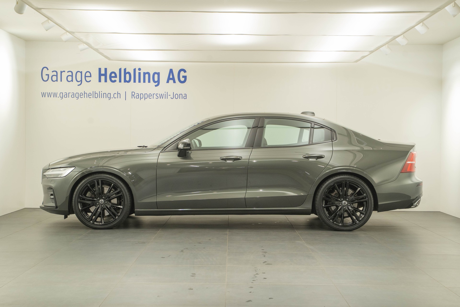 VOLVO S60 2.0 T5 R-Design AWD-image-2