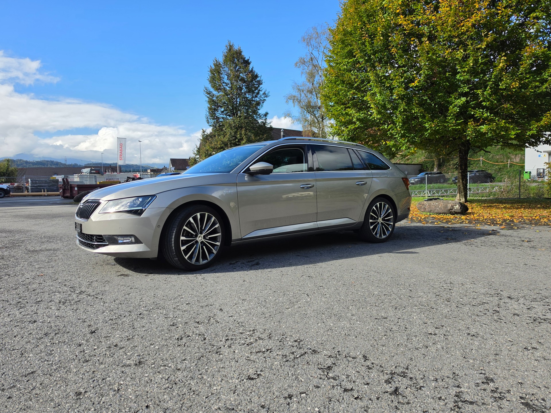 SKODA Superb Combi 2.0 TSI L&K DSG 4x4-image-8