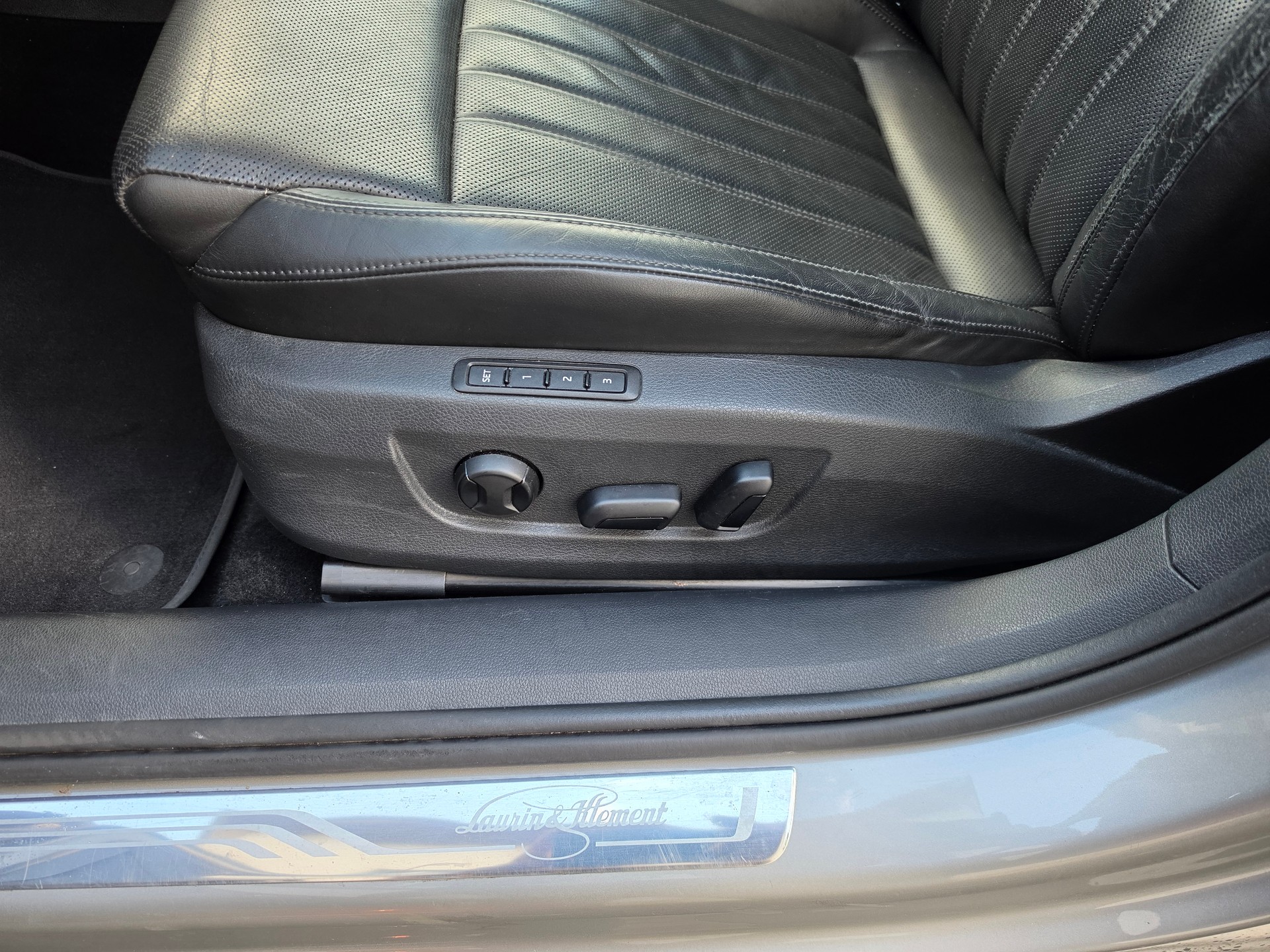 SKODA Superb Combi 2.0 TSI L&K DSG 4x4-image-26