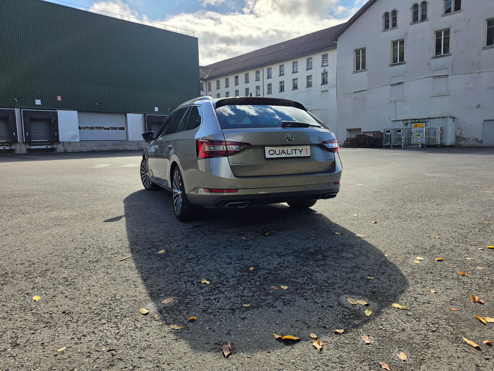 SKODA Superb Combi 2.0 TSI L&K DSG 4x4-image-18