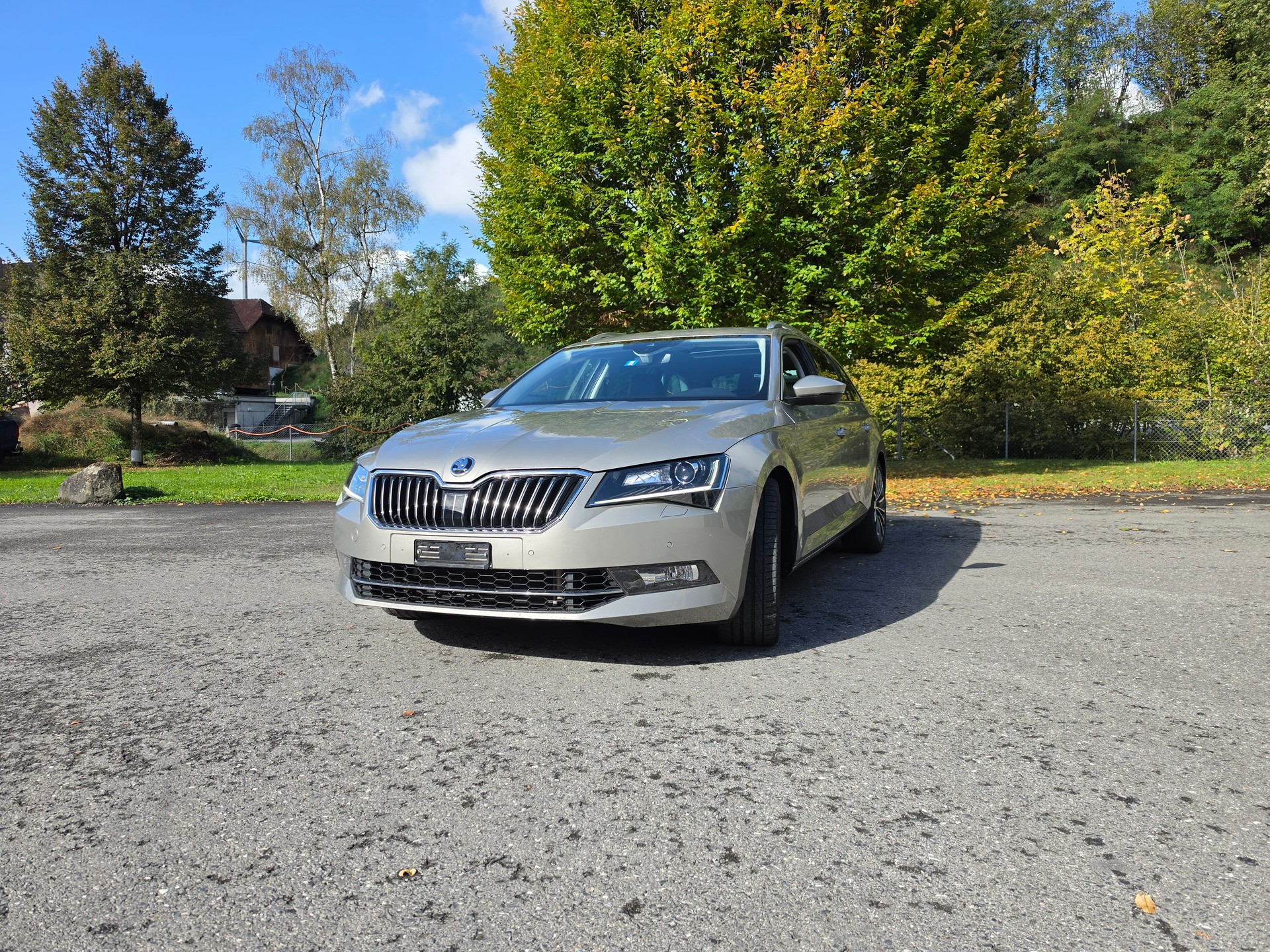 SKODA Superb Combi 2.0 TSI L&K DSG 4x4-image-3