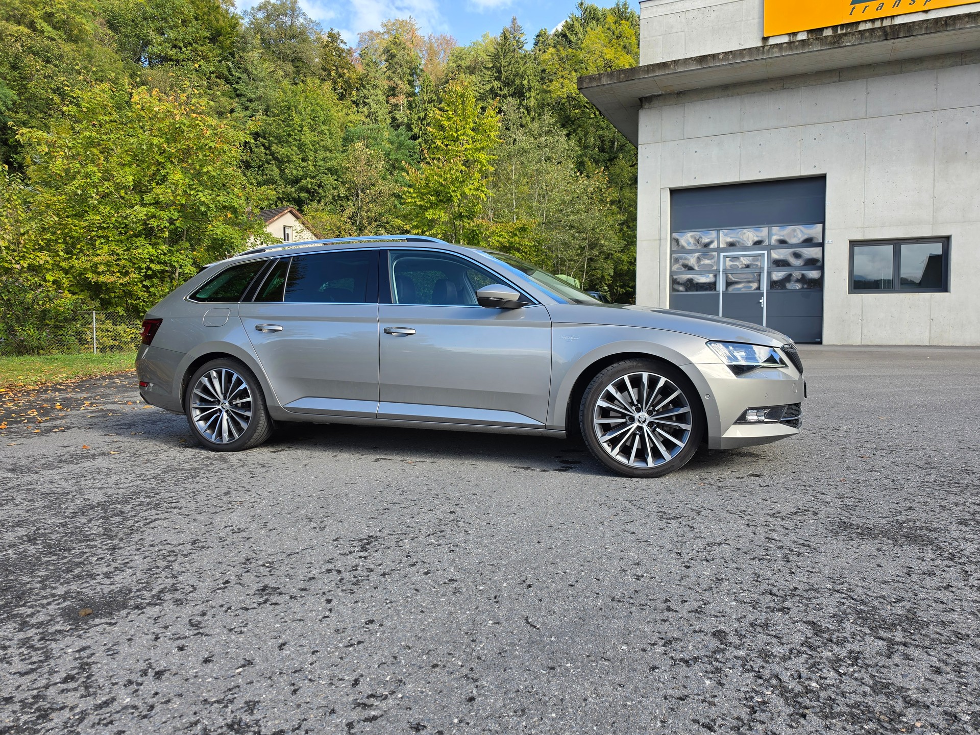 SKODA Superb Combi 2.0 TSI L&K DSG 4x4-image-7