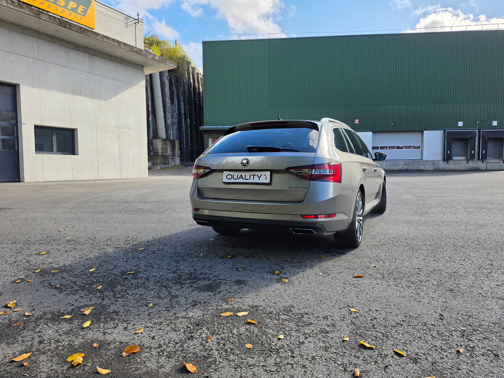 SKODA Superb Combi 2.0 TSI L&K DSG 4x4-image-19