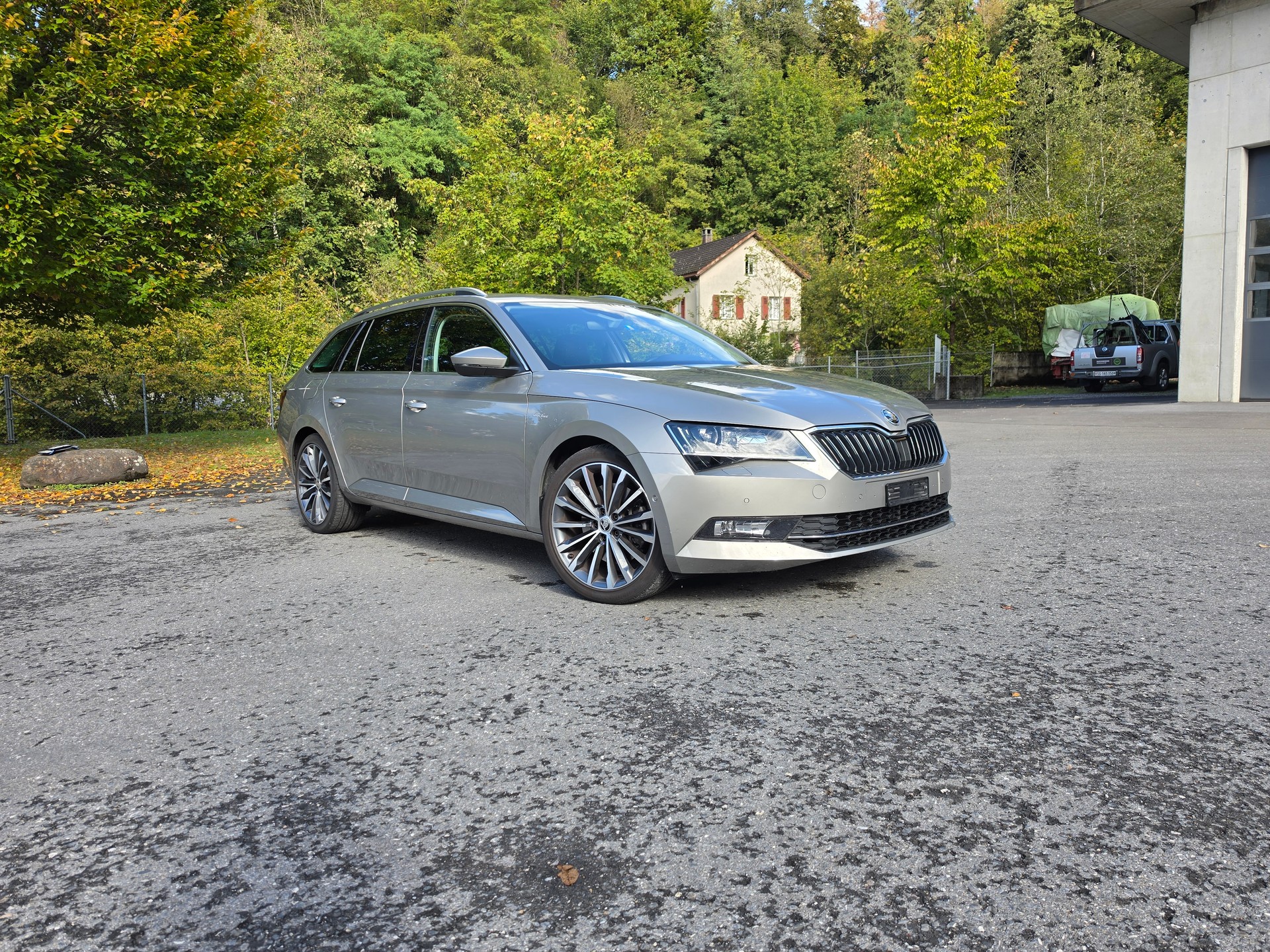 SKODA Superb Combi 2.0 TSI L&K DSG 4x4-image-4