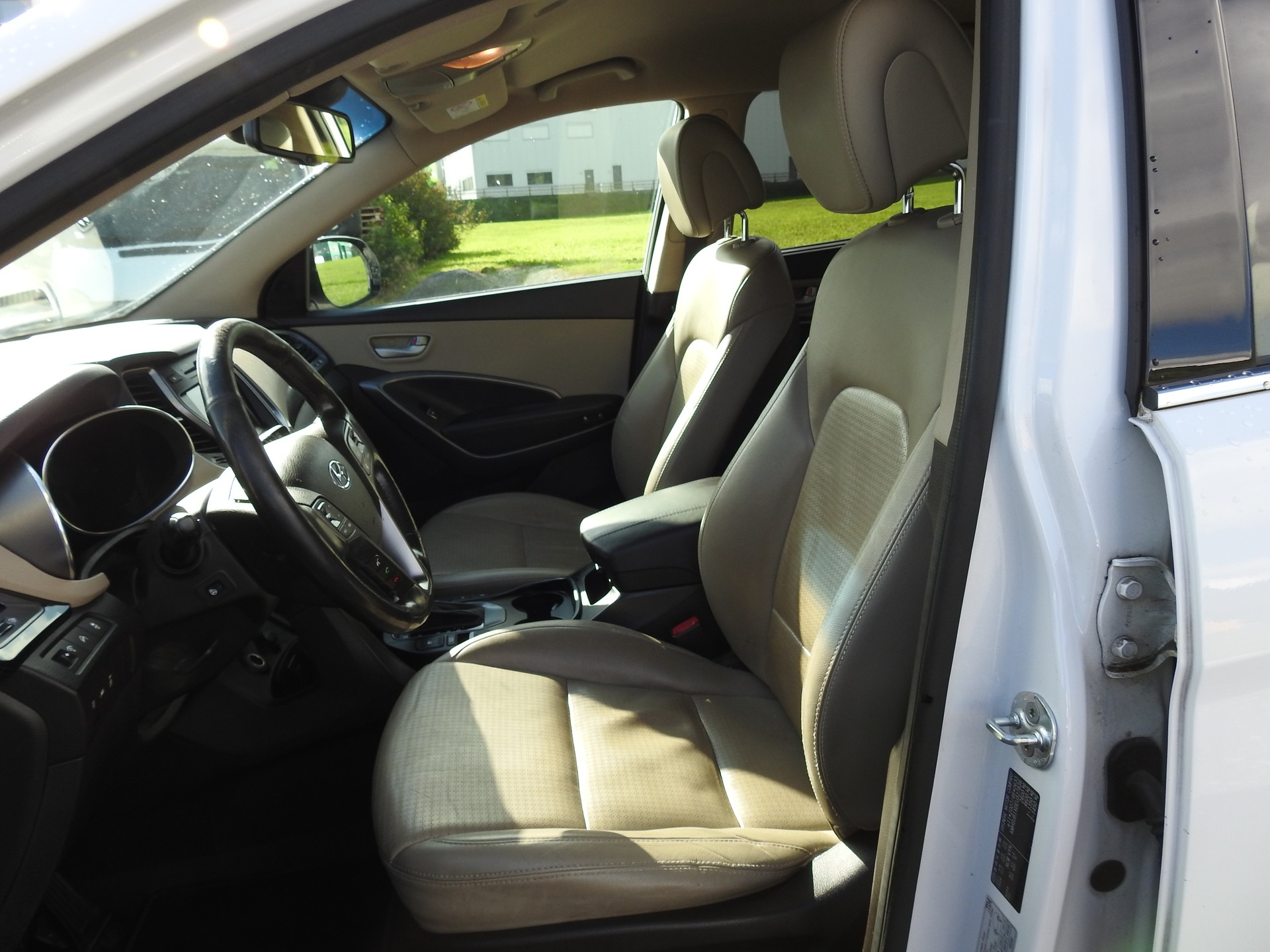 HYUNDAI Santa Fe 2.2 CRDI Premium 4WD Automatic-image-13