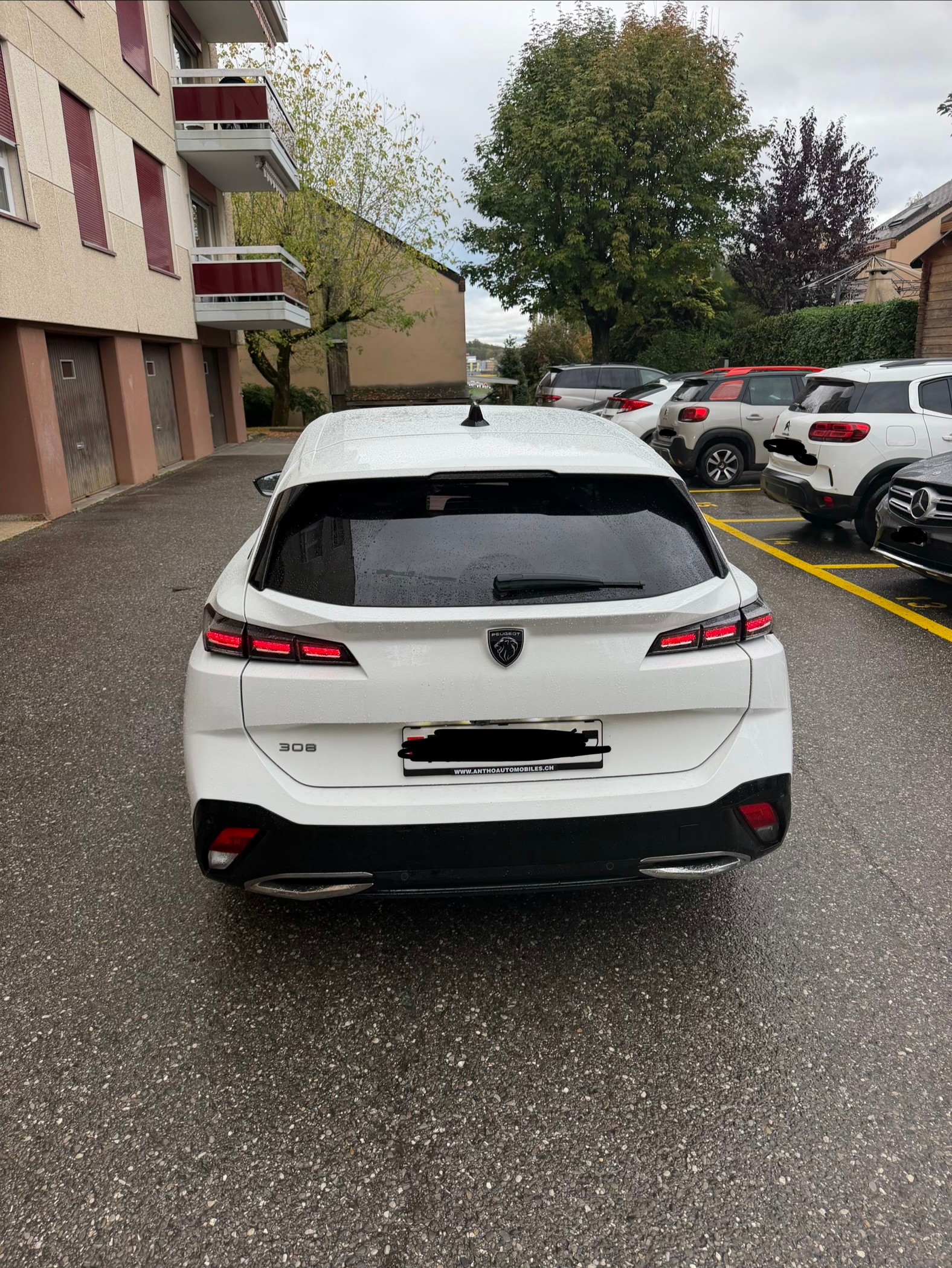PEUGEOT 1.5 BlueHDi Allure Pack-image-3