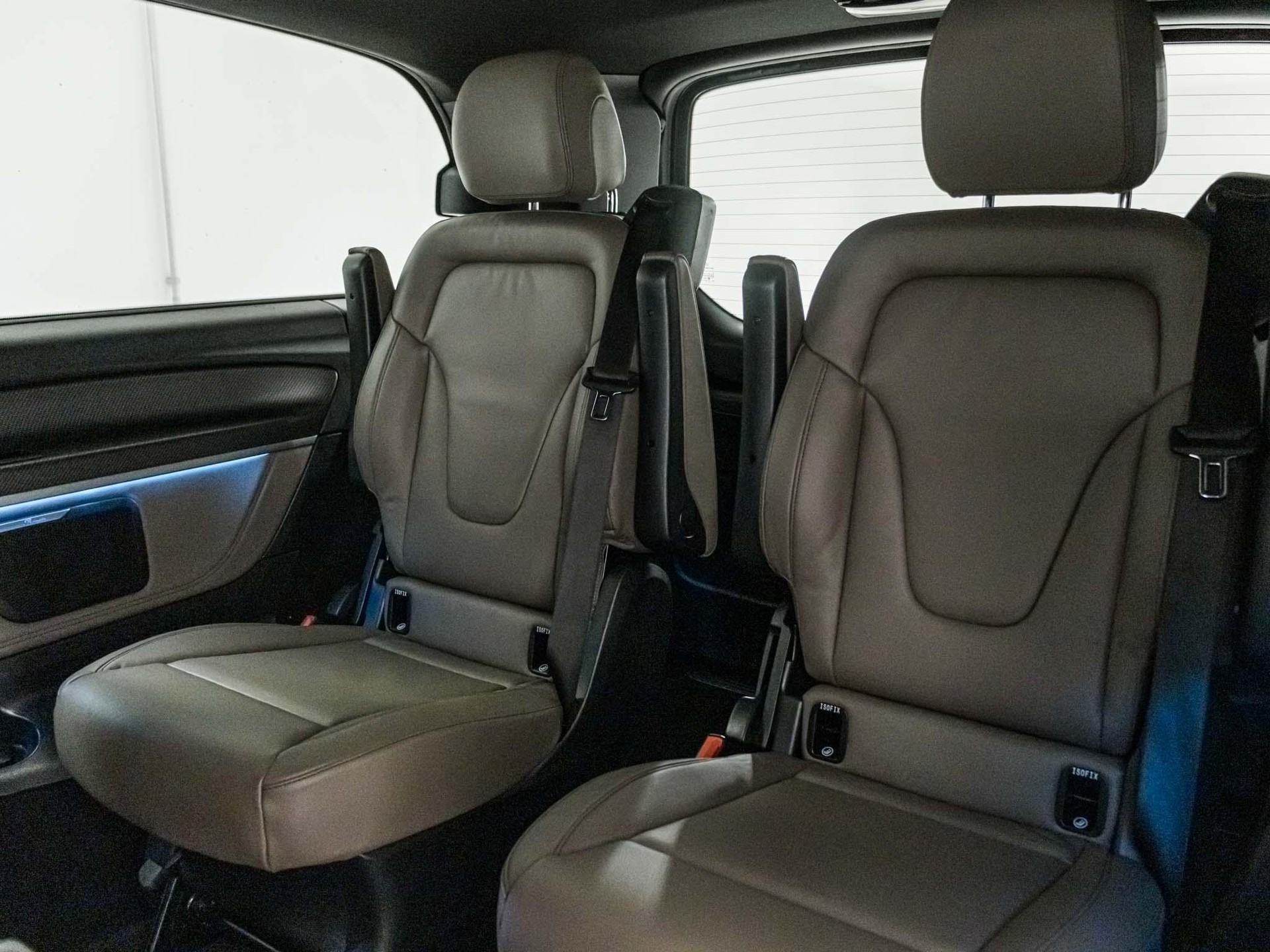 MERCEDES-BENZ V 300 d 4MATIC L-image-8