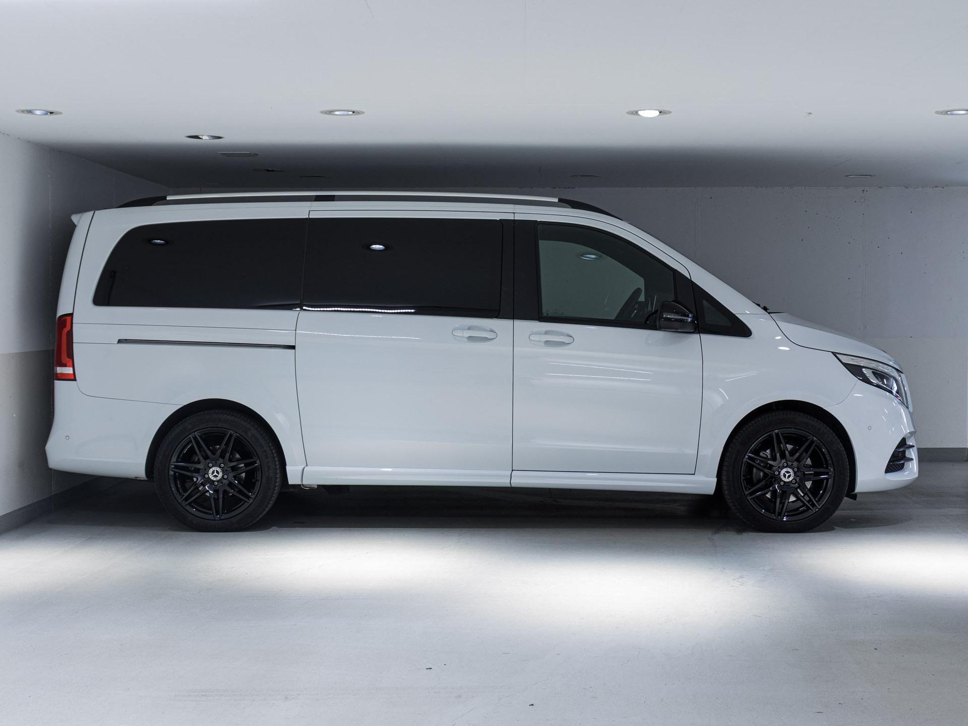 MERCEDES-BENZ V 300 d 4MATIC L-image-1