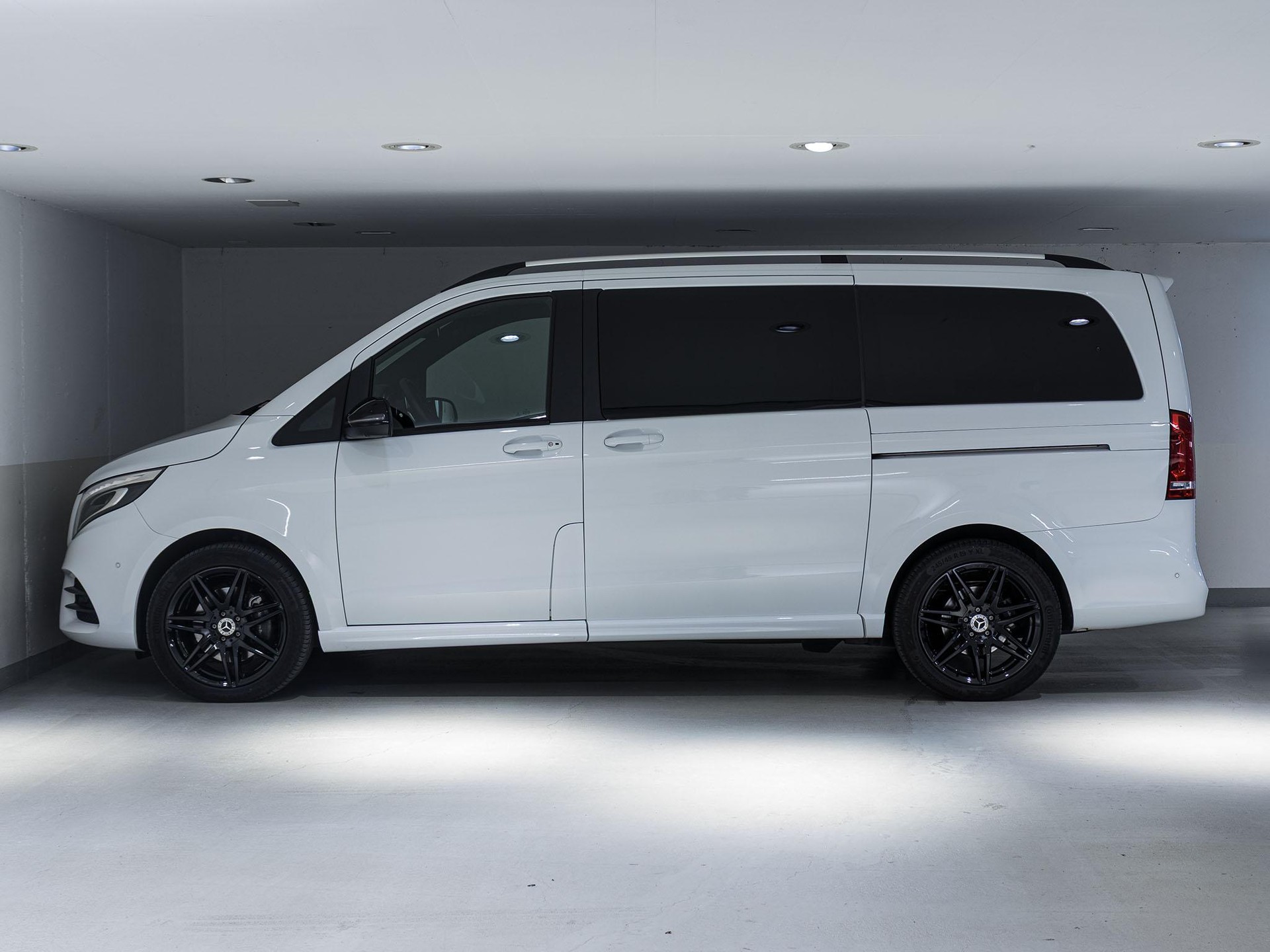 MERCEDES-BENZ V 300 d 4MATIC L-image-4