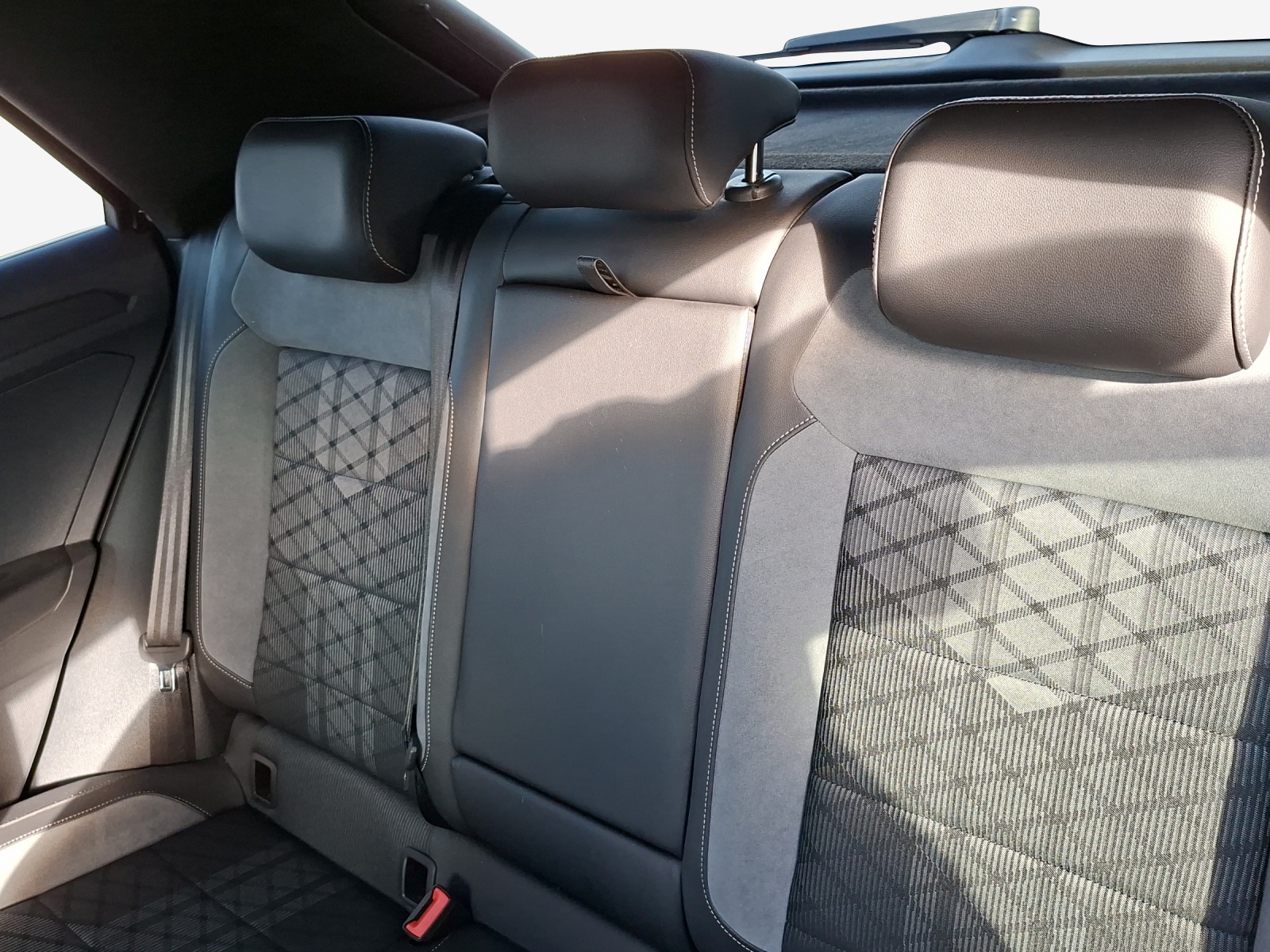 VW T-Roc 2.0 TSI R-Line DSG 4Motion-image-11