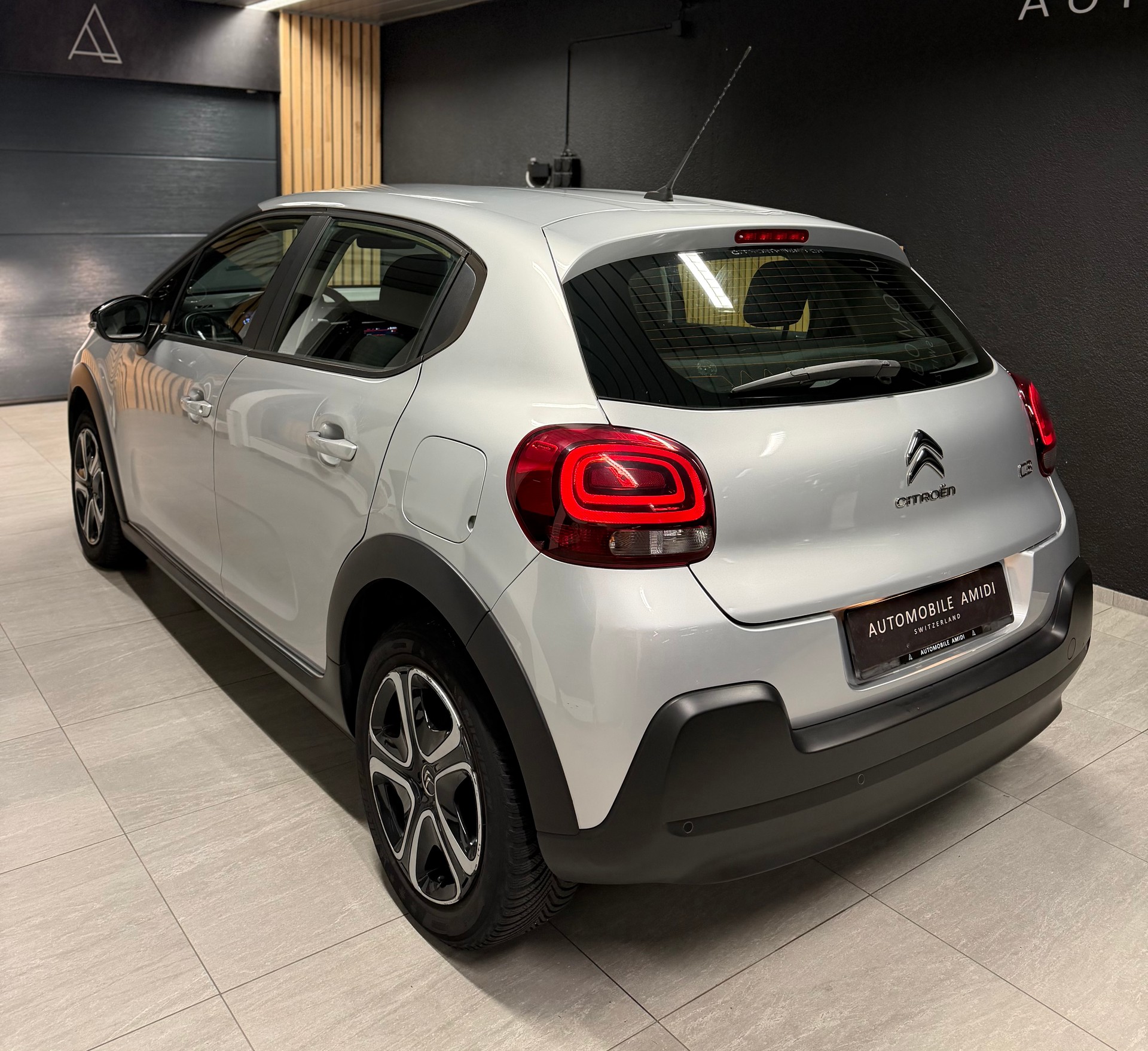 CITROEN C3 1.2i PureTech Feel, frisch ab MFK!-image-2