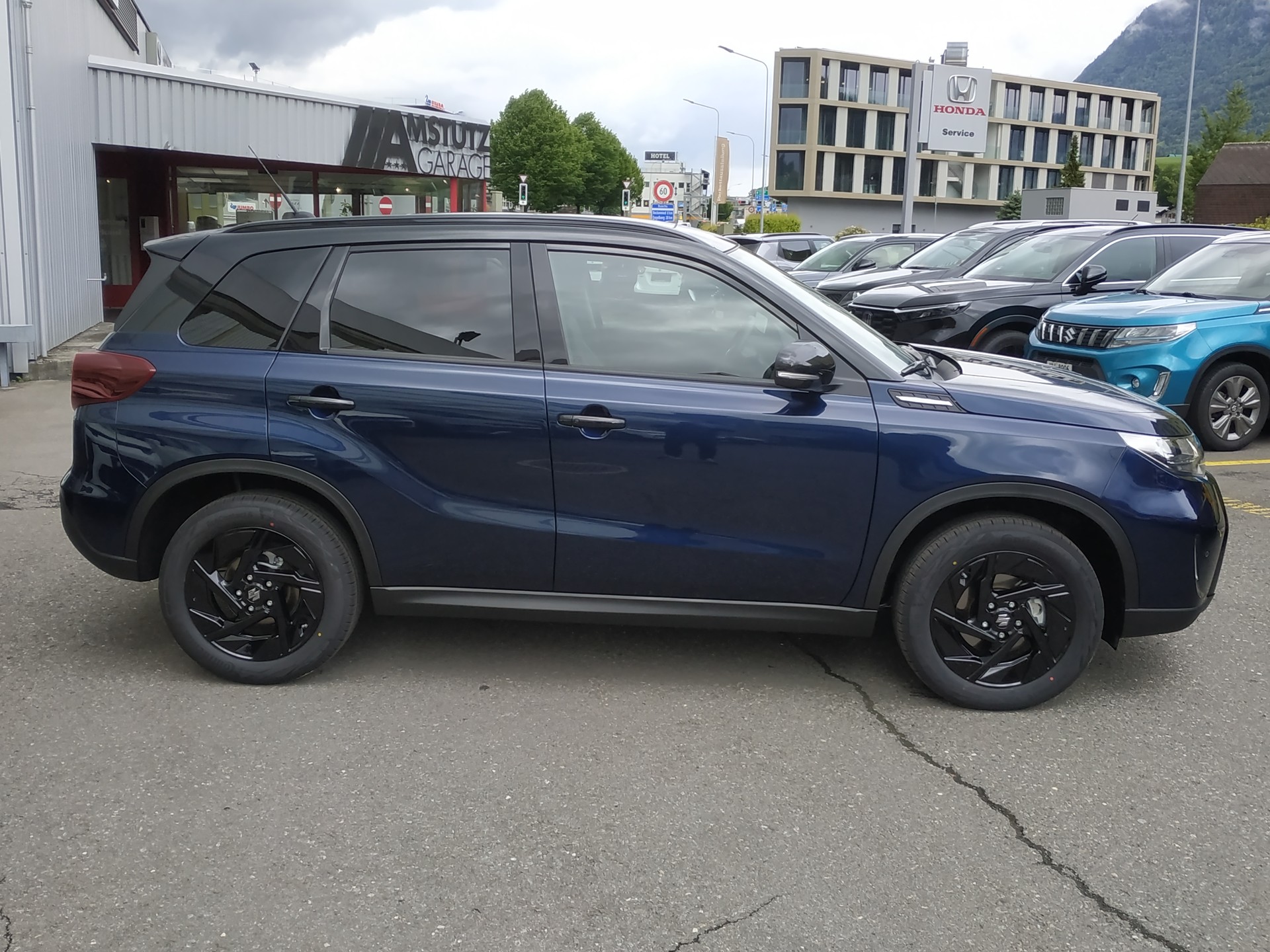 SUZUKI Vitara 1.4 Boosterjet Black Edition Top 4x4 Hybrid Automatic-image-5