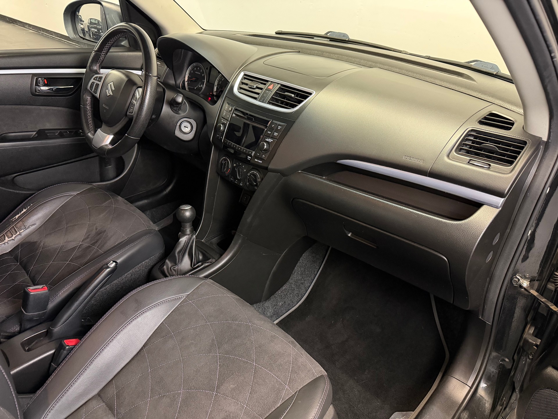 SUZUKI Swift 1.2i 16V PizSulai Top 4x4-image-10