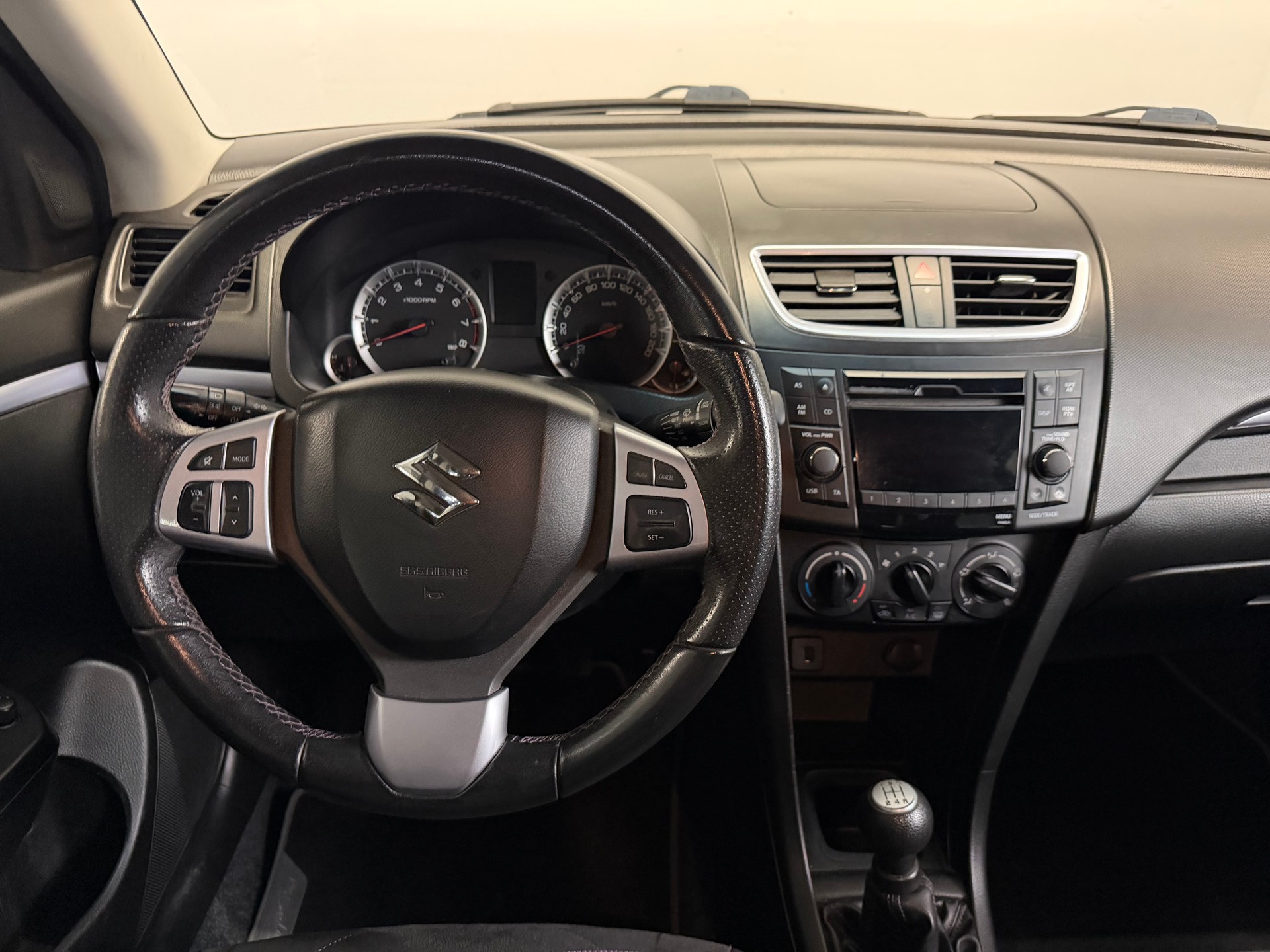 SUZUKI Swift 1.2i 16V PizSulai Top 4x4-image-13
