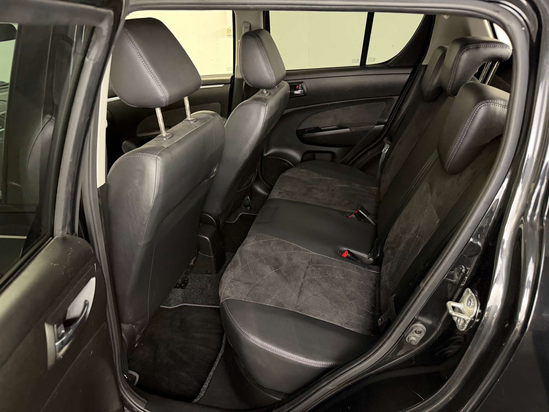 SUZUKI Swift 1.2i 16V PizSulai Top 4x4-image-8