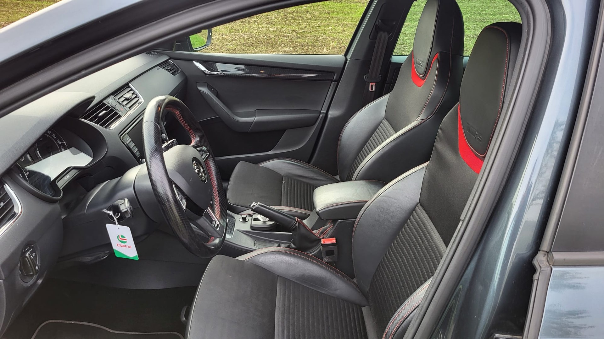 SKODA Octavia Combi 2.0 TSI RS-image-4