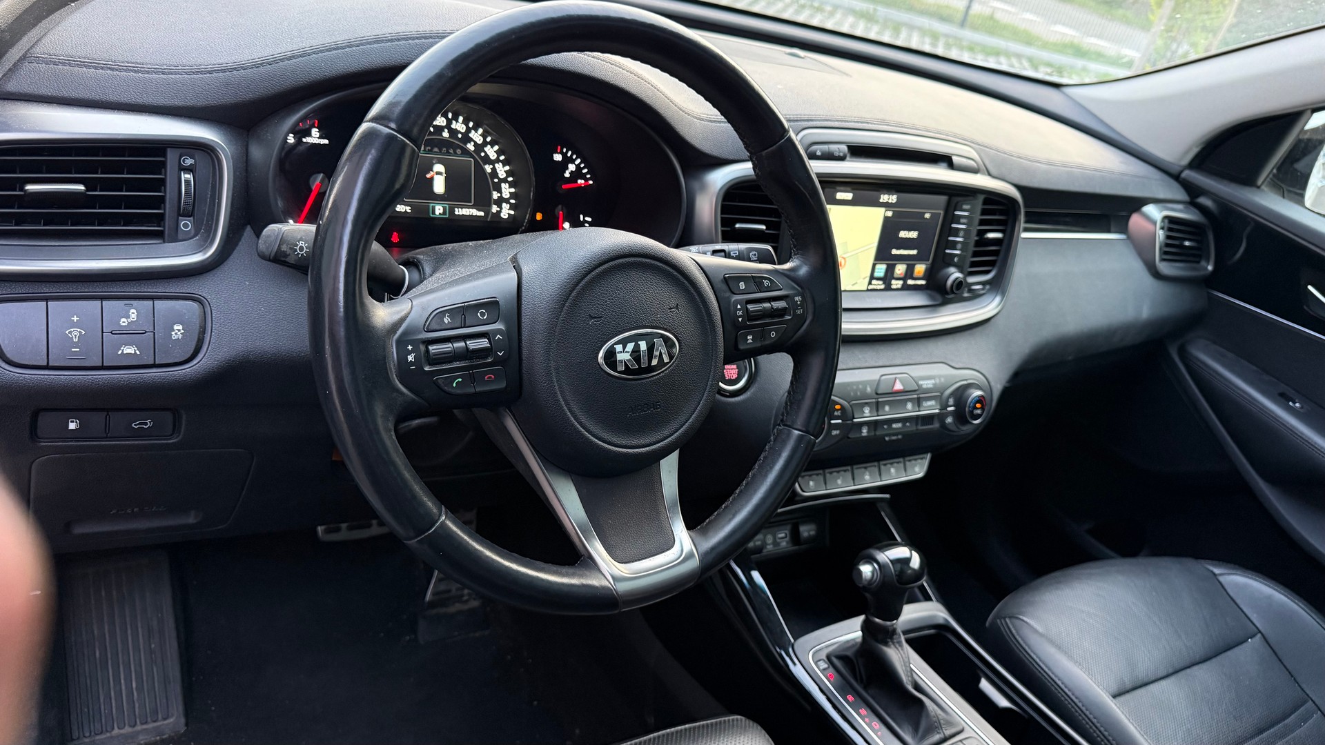 KIA Sorento 2.2 CRDI Style 7P. Automatic-image-11