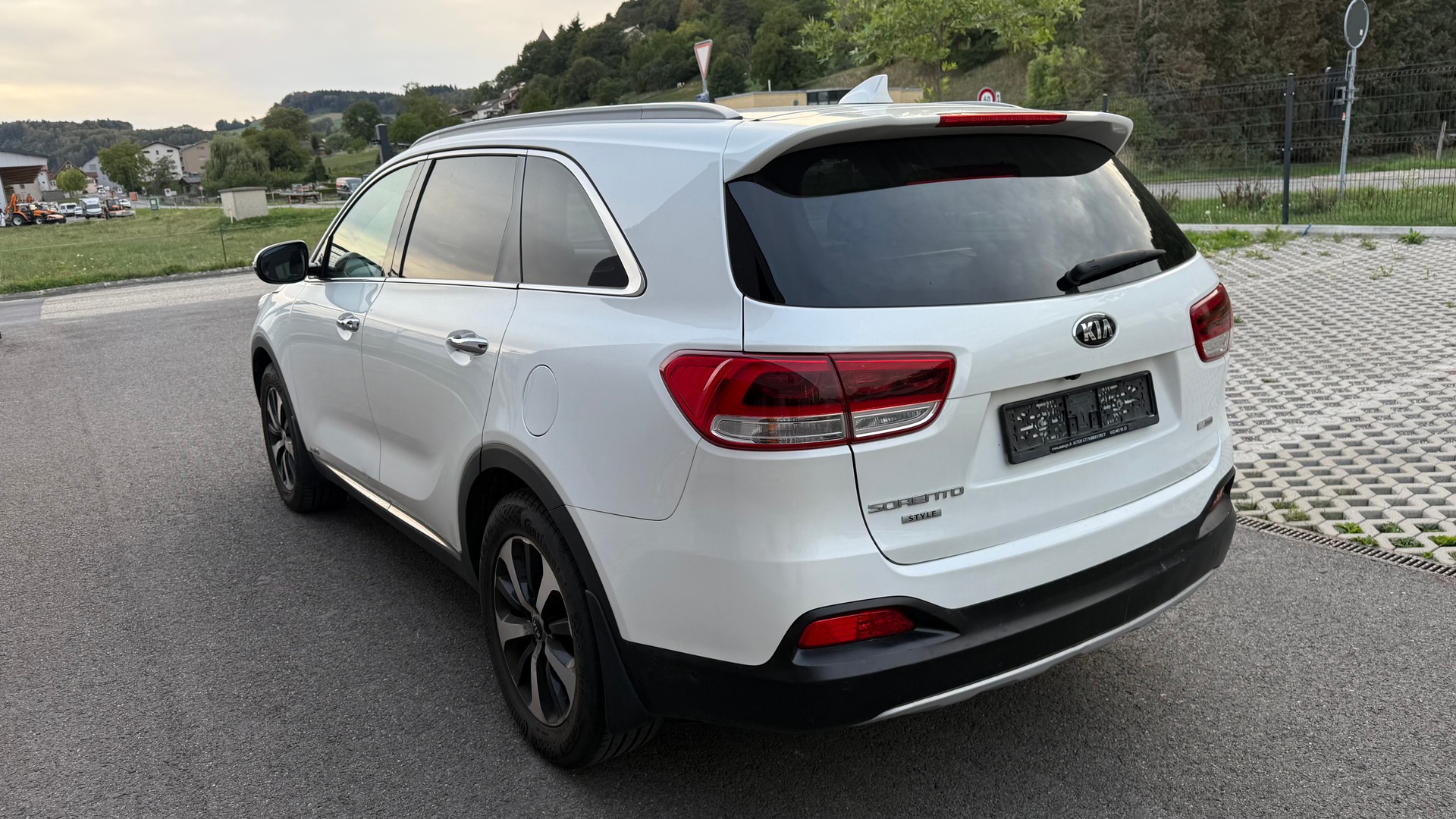 KIA Sorento 2.2 CRDI Style 7P. Automatic-image-6