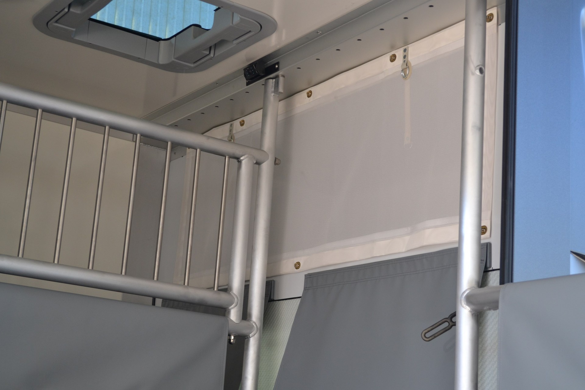 PEUGEOT Boxer 2.2 HDI 335 Pro L2-image-6