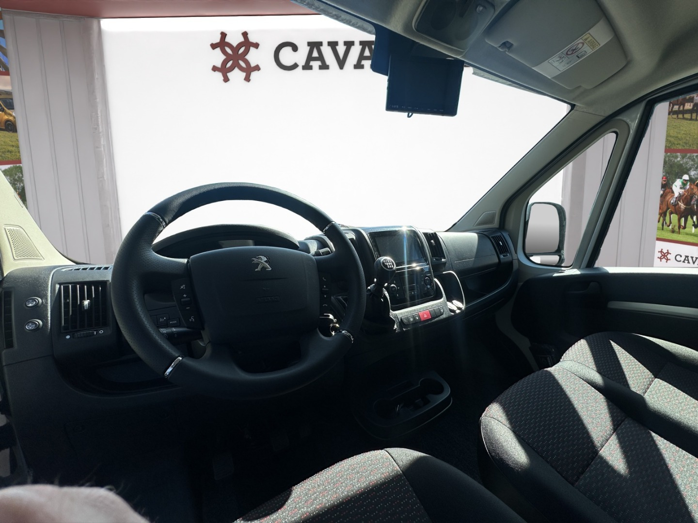 PEUGEOT Superlight Plus 2.2 Blue HDi-image-5