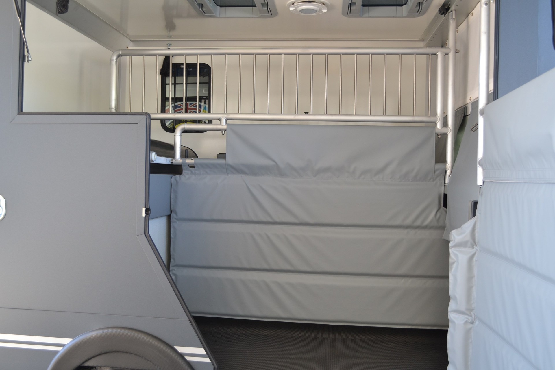 PEUGEOT Boxer 2.2 HDI 335 Pro L2-image-4