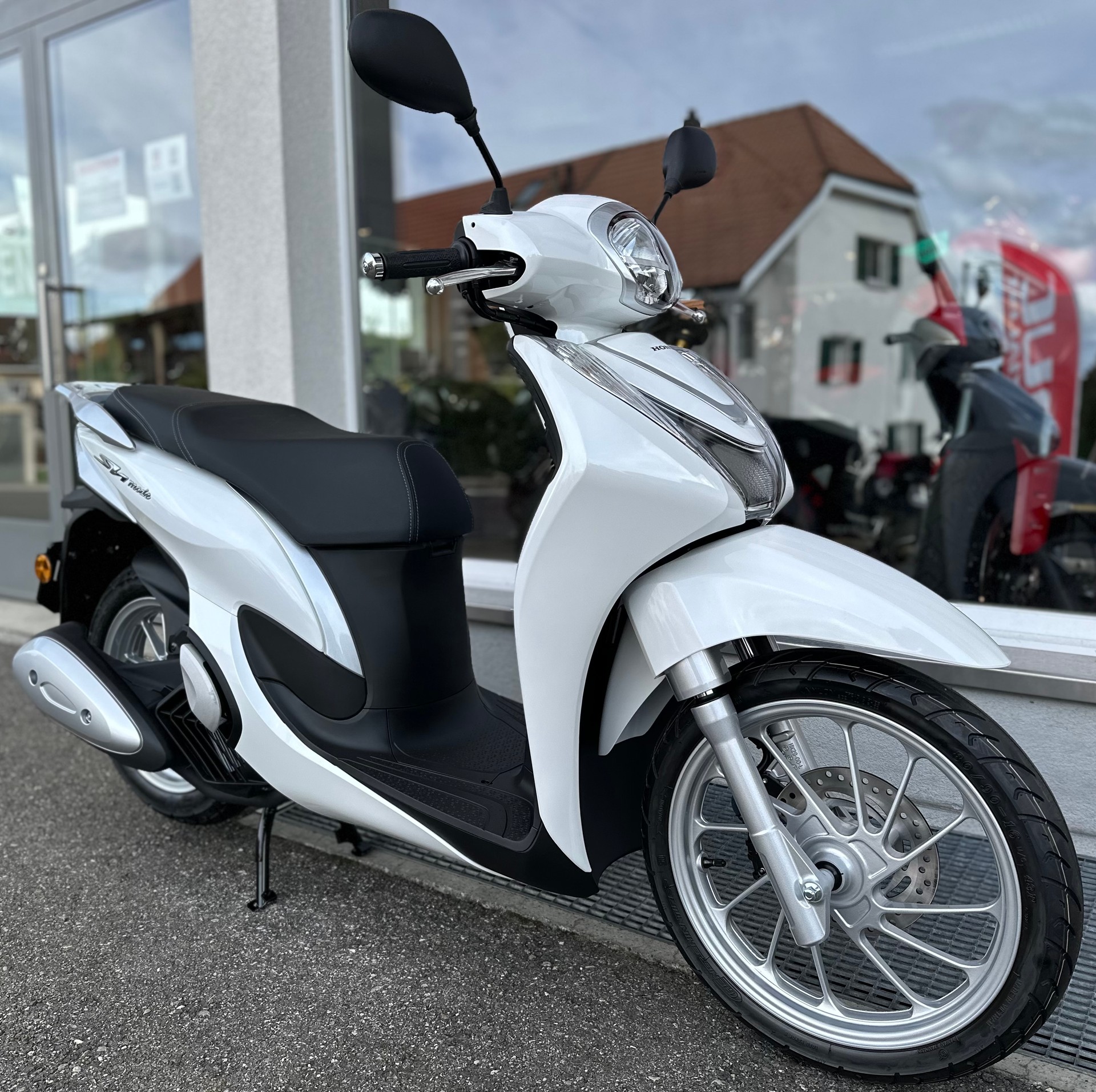 HONDA SH 125 Mode-showroom-element-2