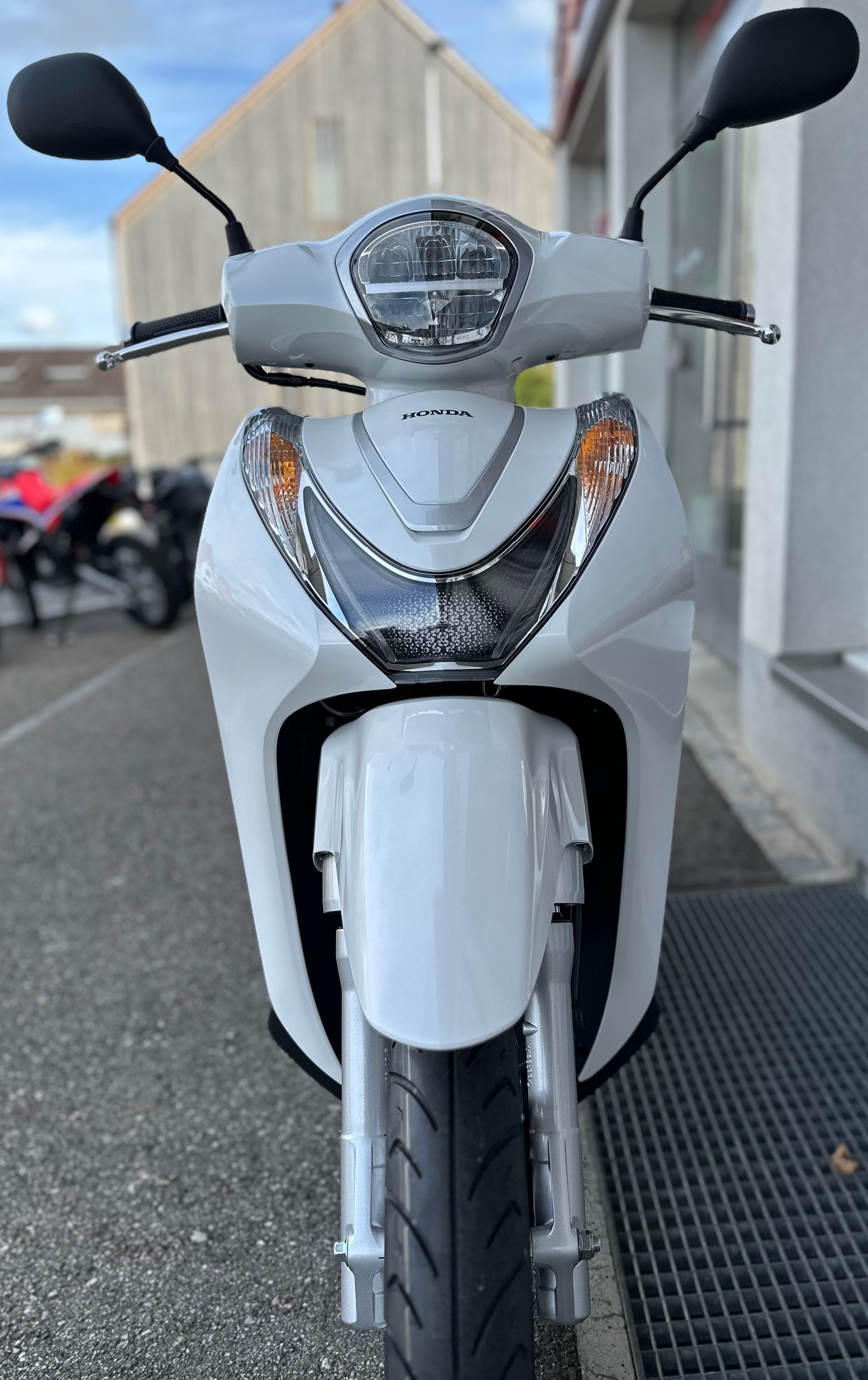 HONDA SH 125 Mode-showroom-element-1