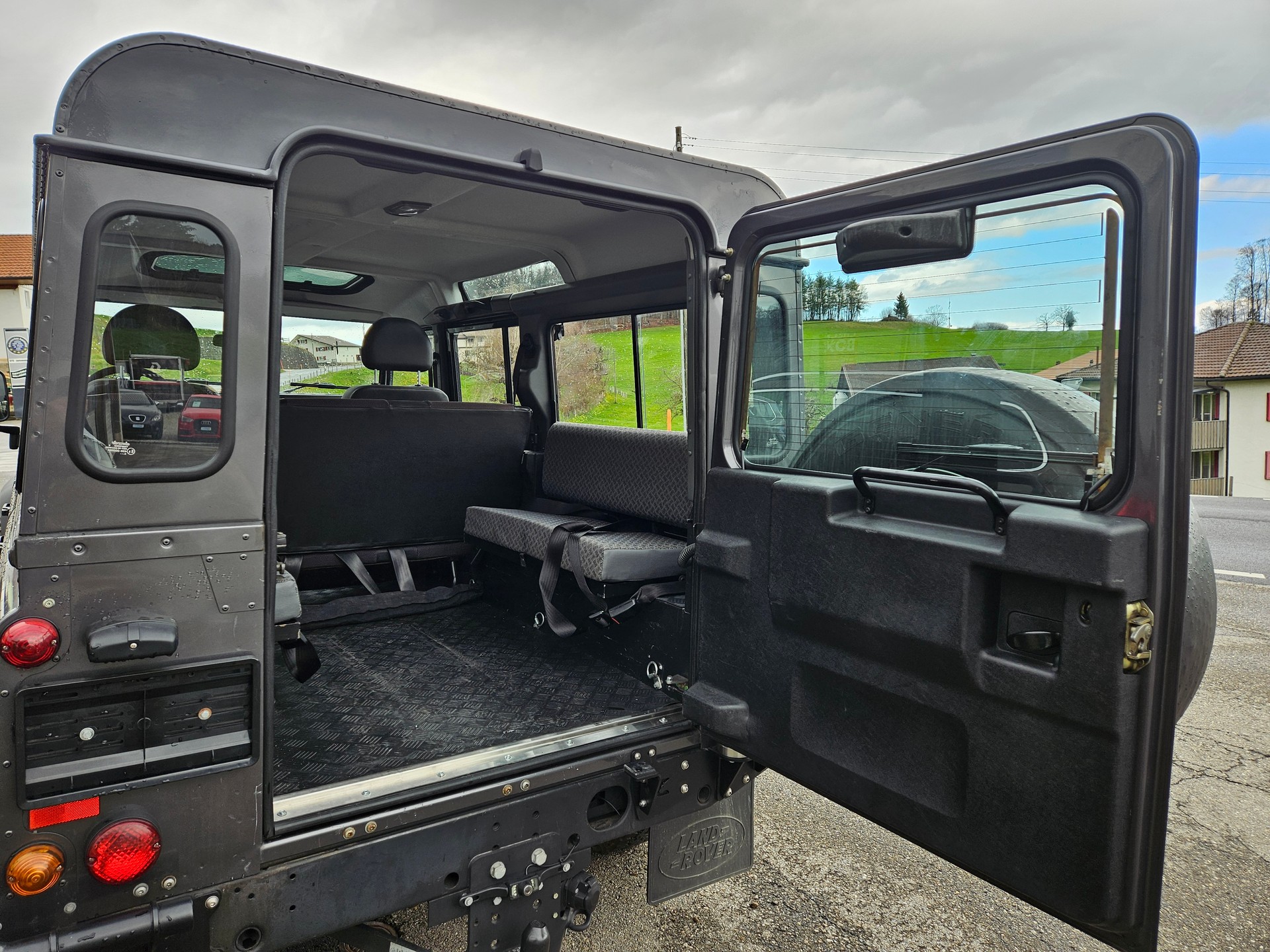 LAND ROVER Defender 110 SW 2.5 Td5-image-5