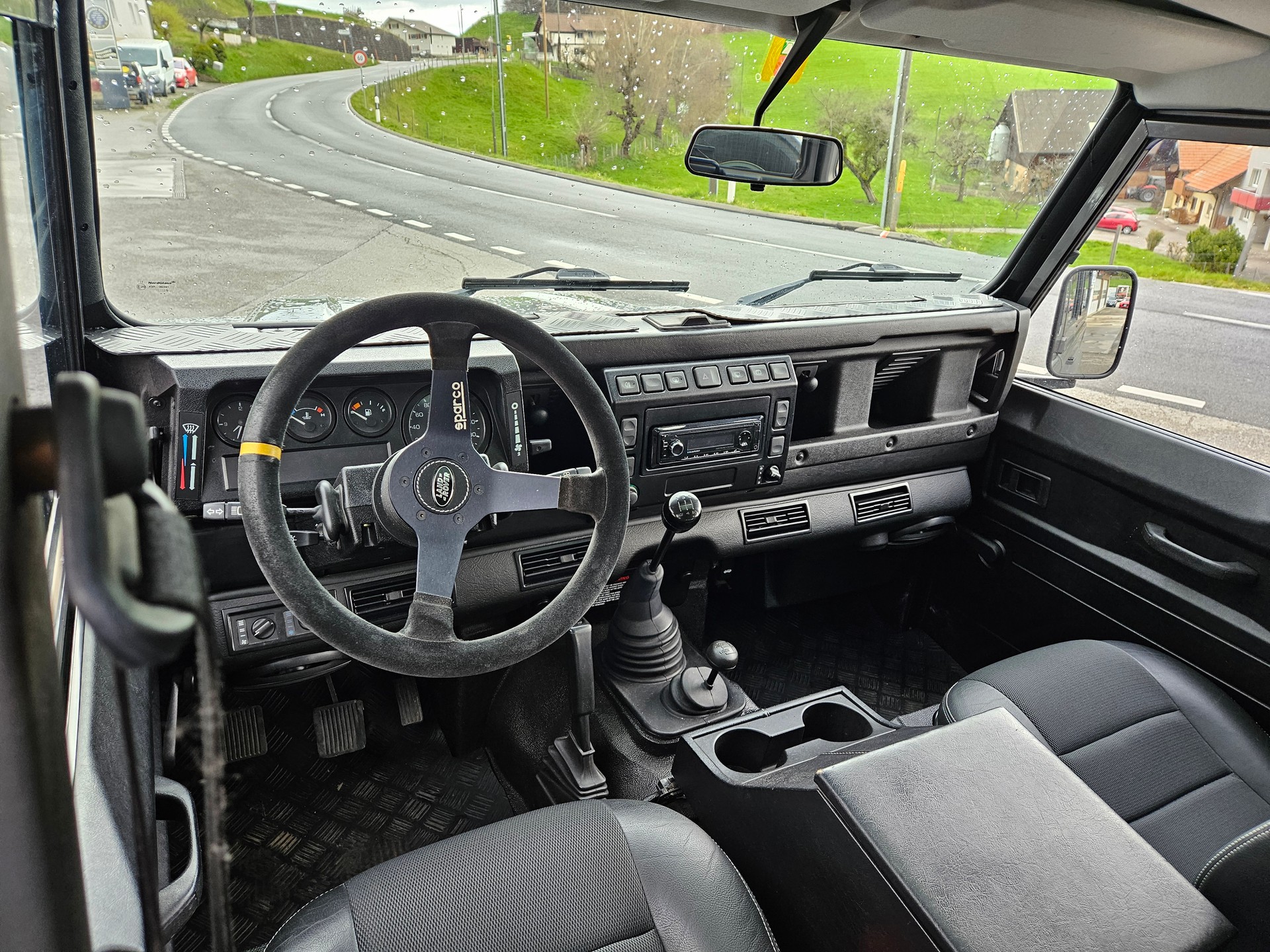 LAND ROVER Defender 110 SW 2.5 Td5-image-8
