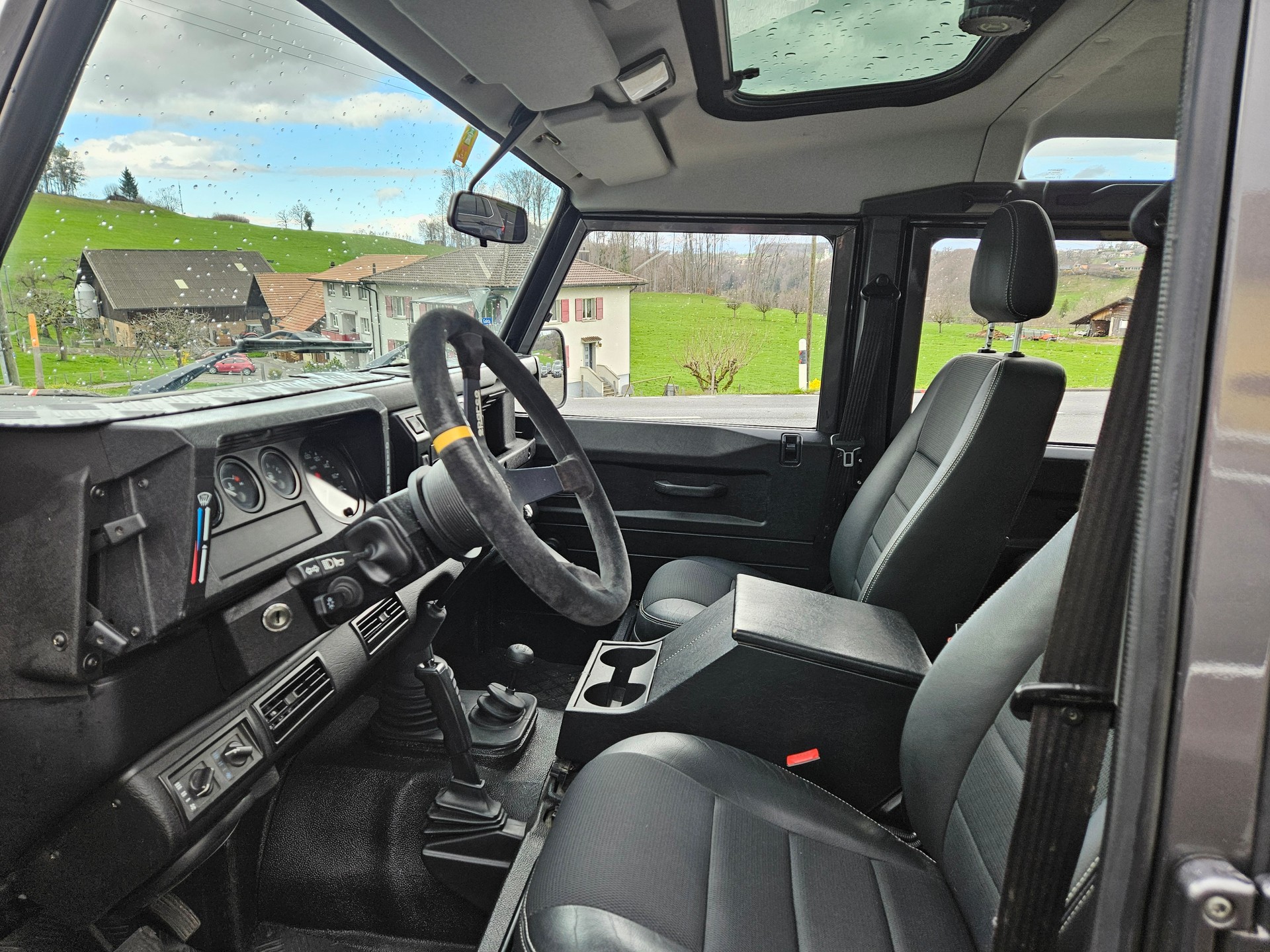 LAND ROVER Defender 110 SW 2.5 Td5-image-6