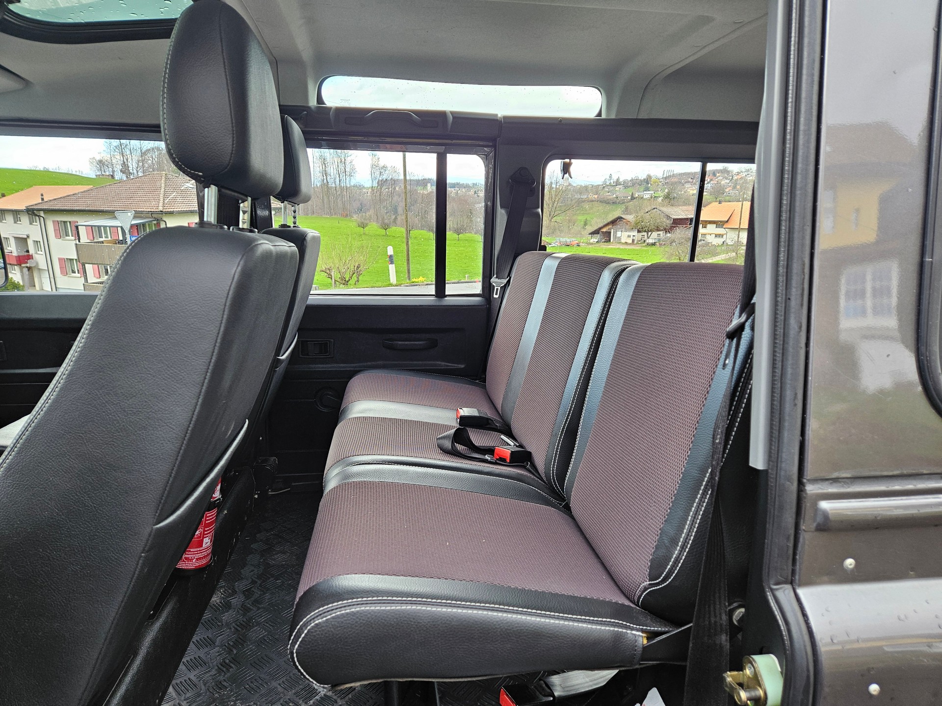 LAND ROVER Defender 110 SW 2.5 Td5-image-9