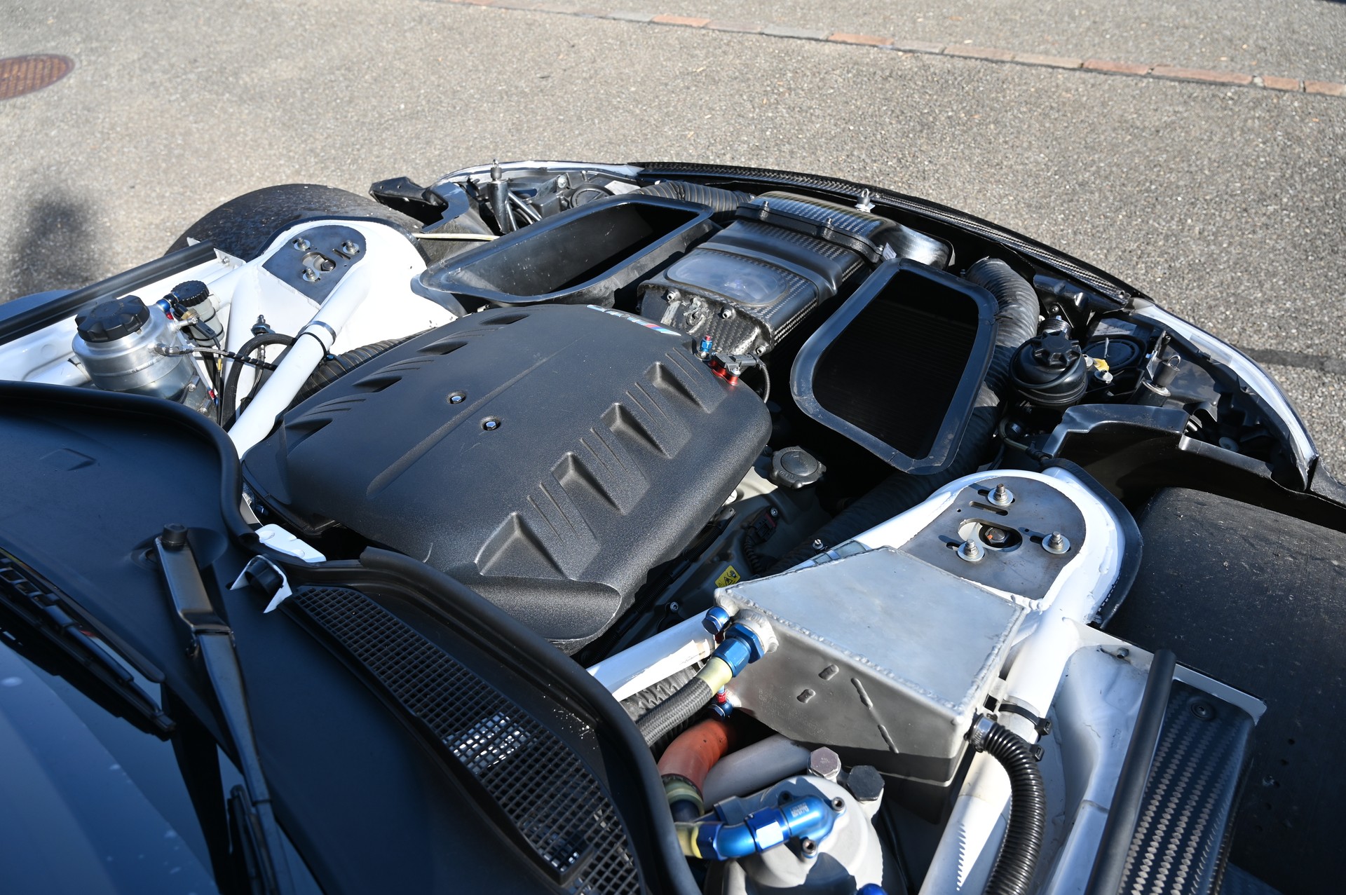 BMW Z4 GT3-image-11