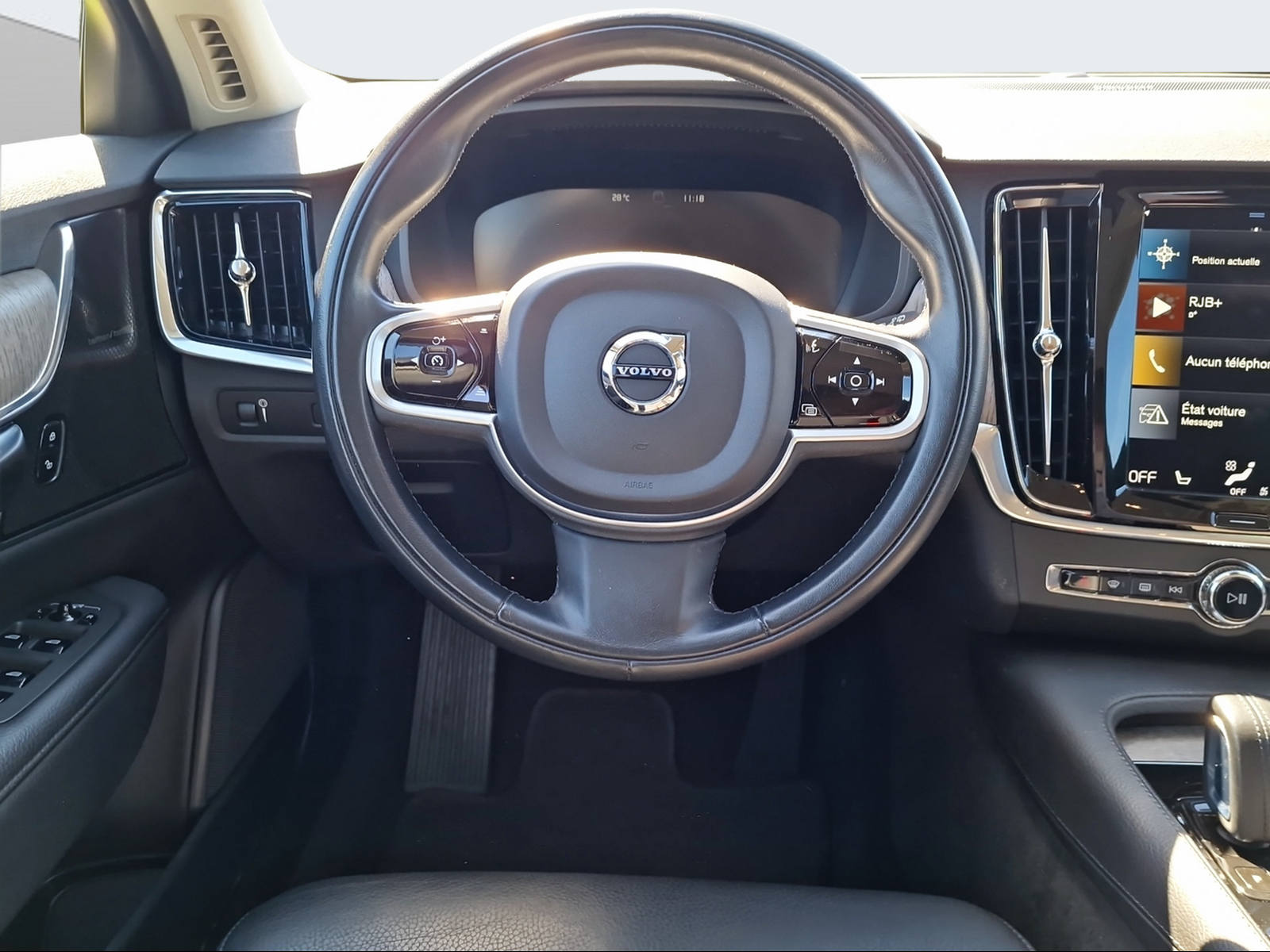VOLVO V90 Cross Country 2.0 B6 AWD-image-12