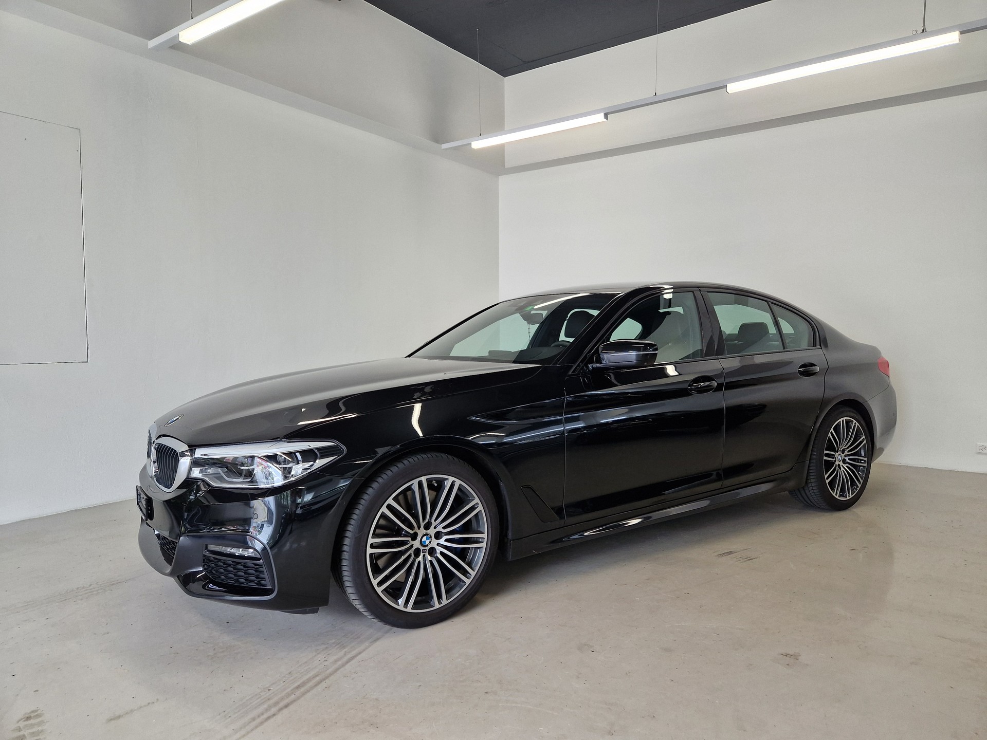 BMW 540i xDrive Steptronic-image-3