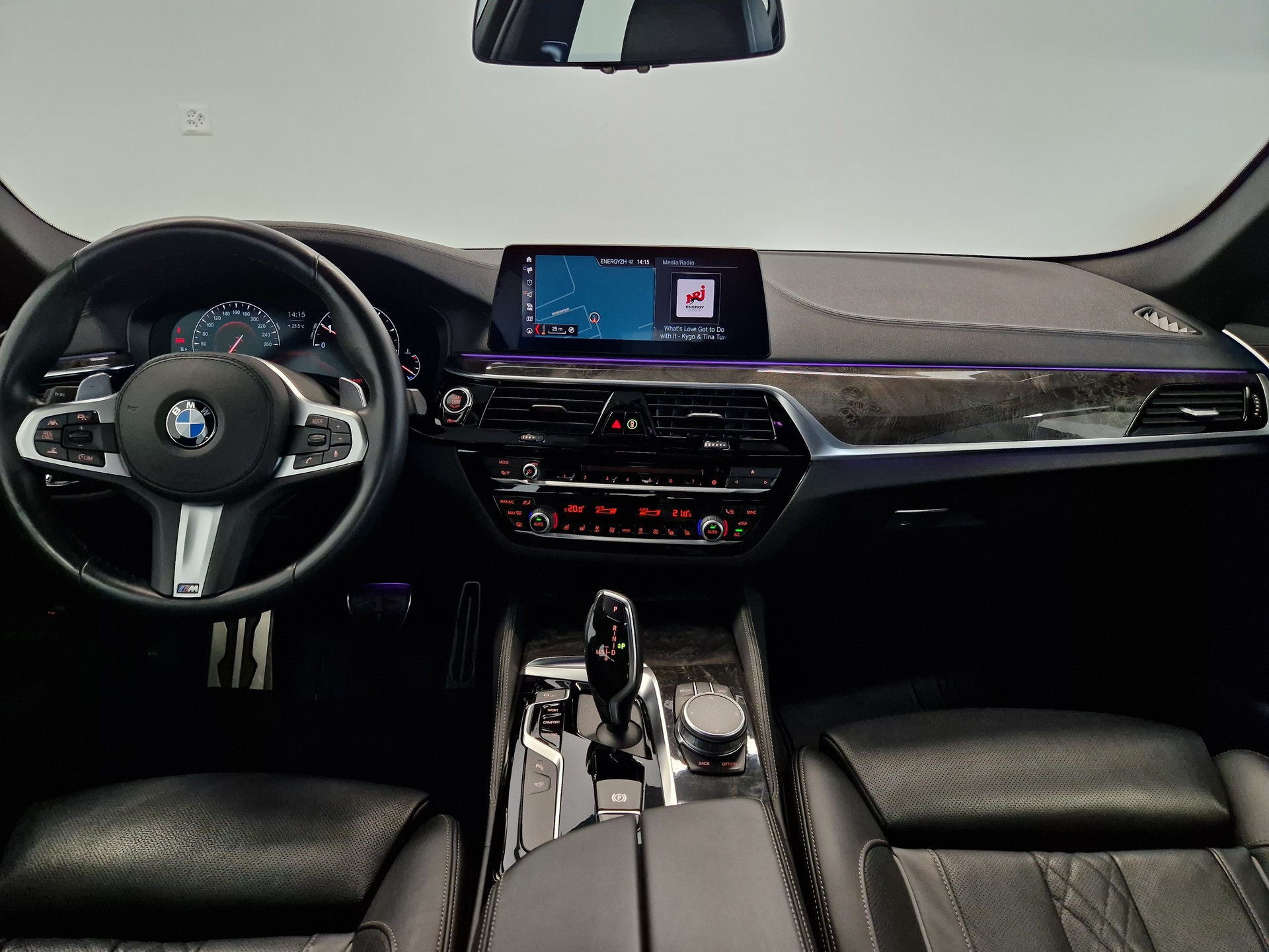 BMW 540i xDrive Steptronic-image-12