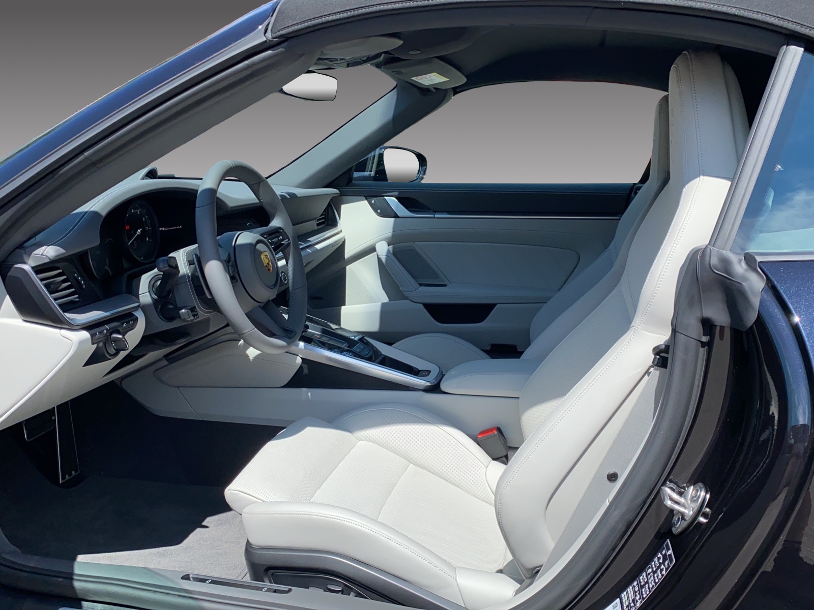 PORSCHE 911 Carrera 4S Cabriolet-image-9