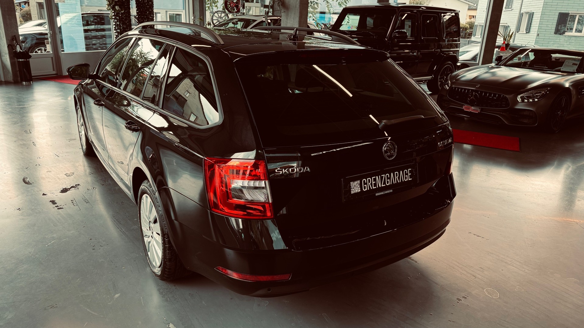 SKODA Octavia Combi 2.0 TDI Ambition DSG-image-4