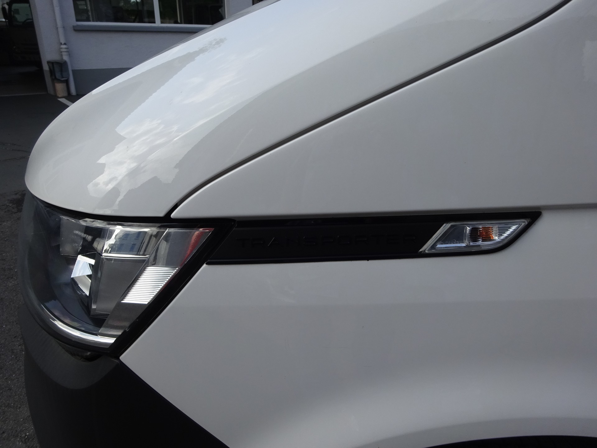VW T6.1 2.0 TDI-image-1