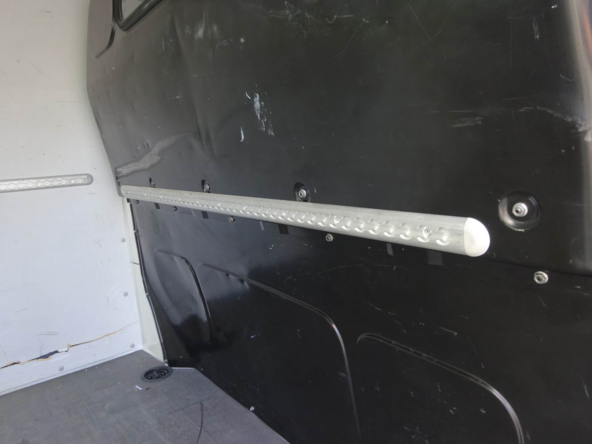 VW T6.1 2.0 TDI-image-9