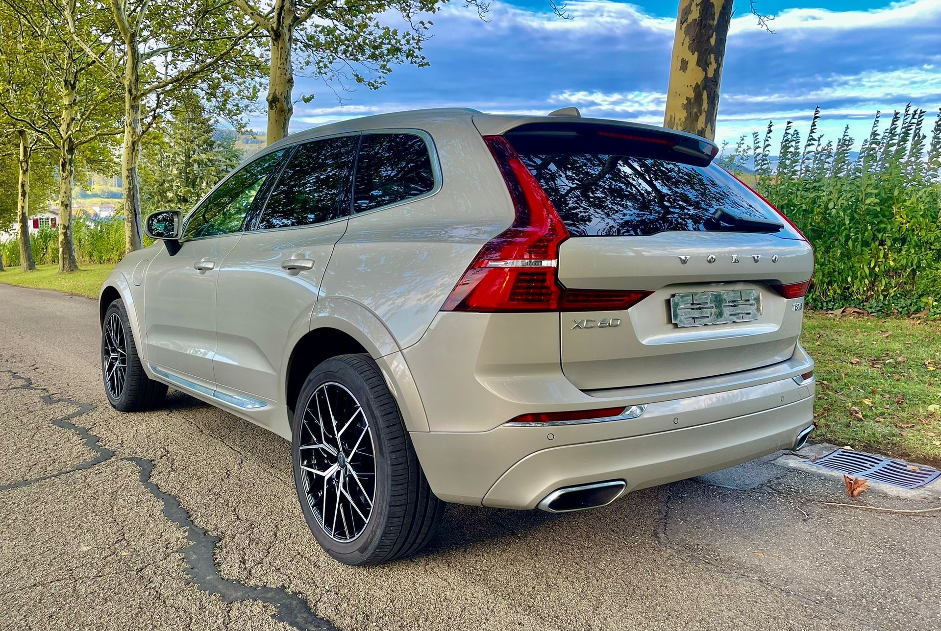 VOLVO T8 eAWD Inscription-image-3