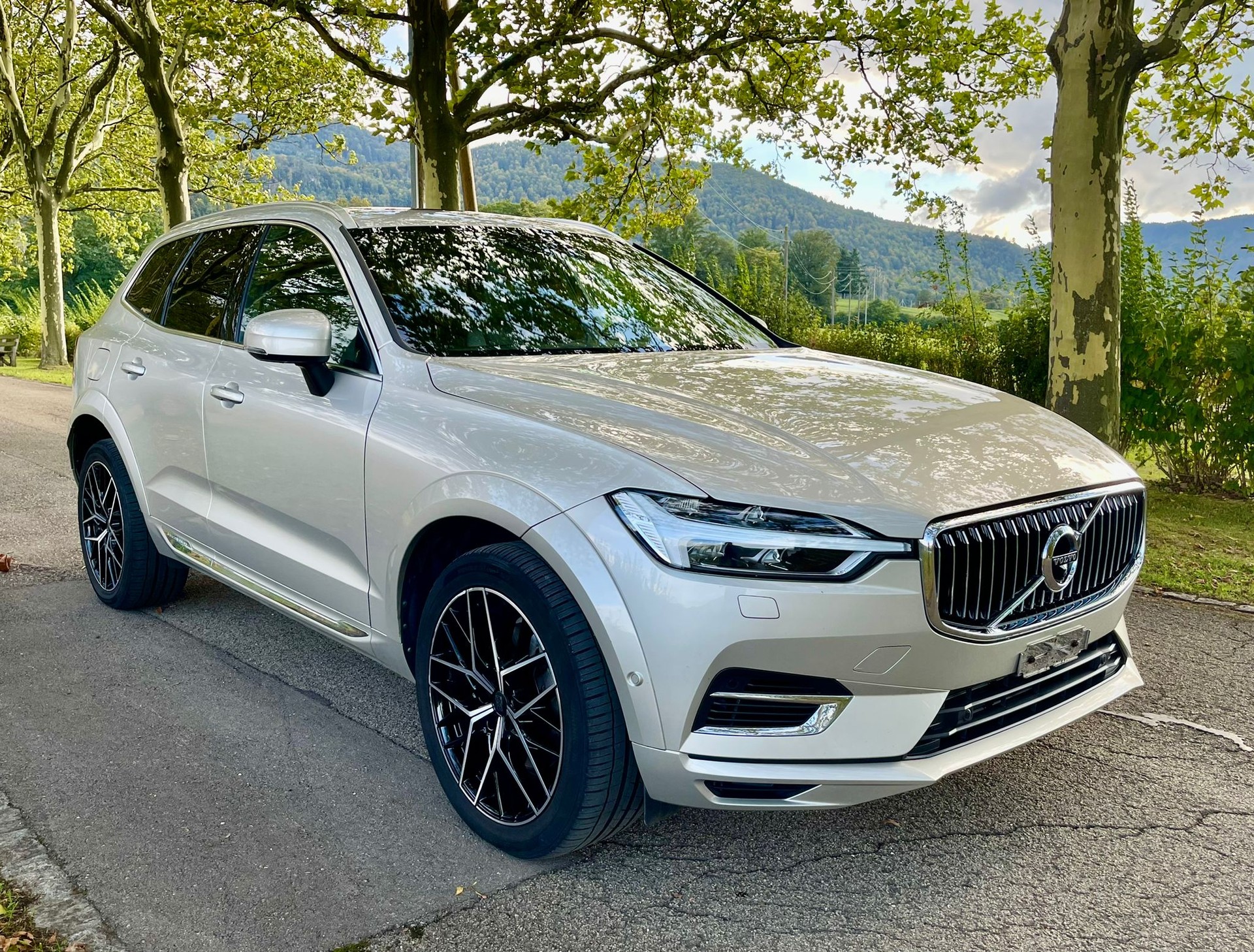 VOLVO T8 eAWD Inscription-image-0