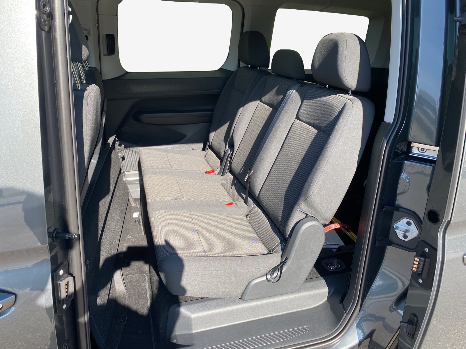 VW Caddy Maxi 2.0 TDI Liberty DSG-image-11