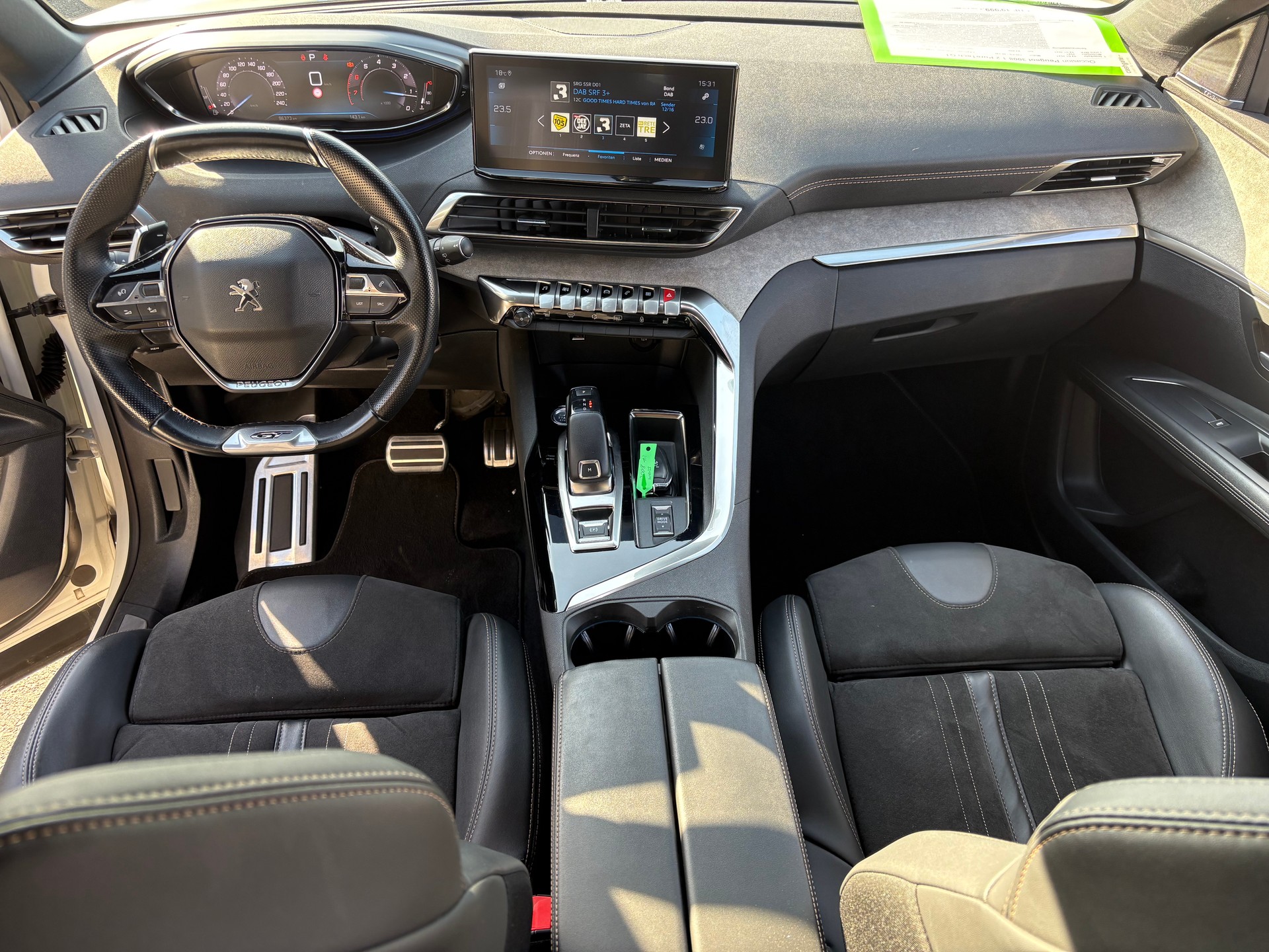 PEUGEOT 3008 1.2 PureTech GT-image-11