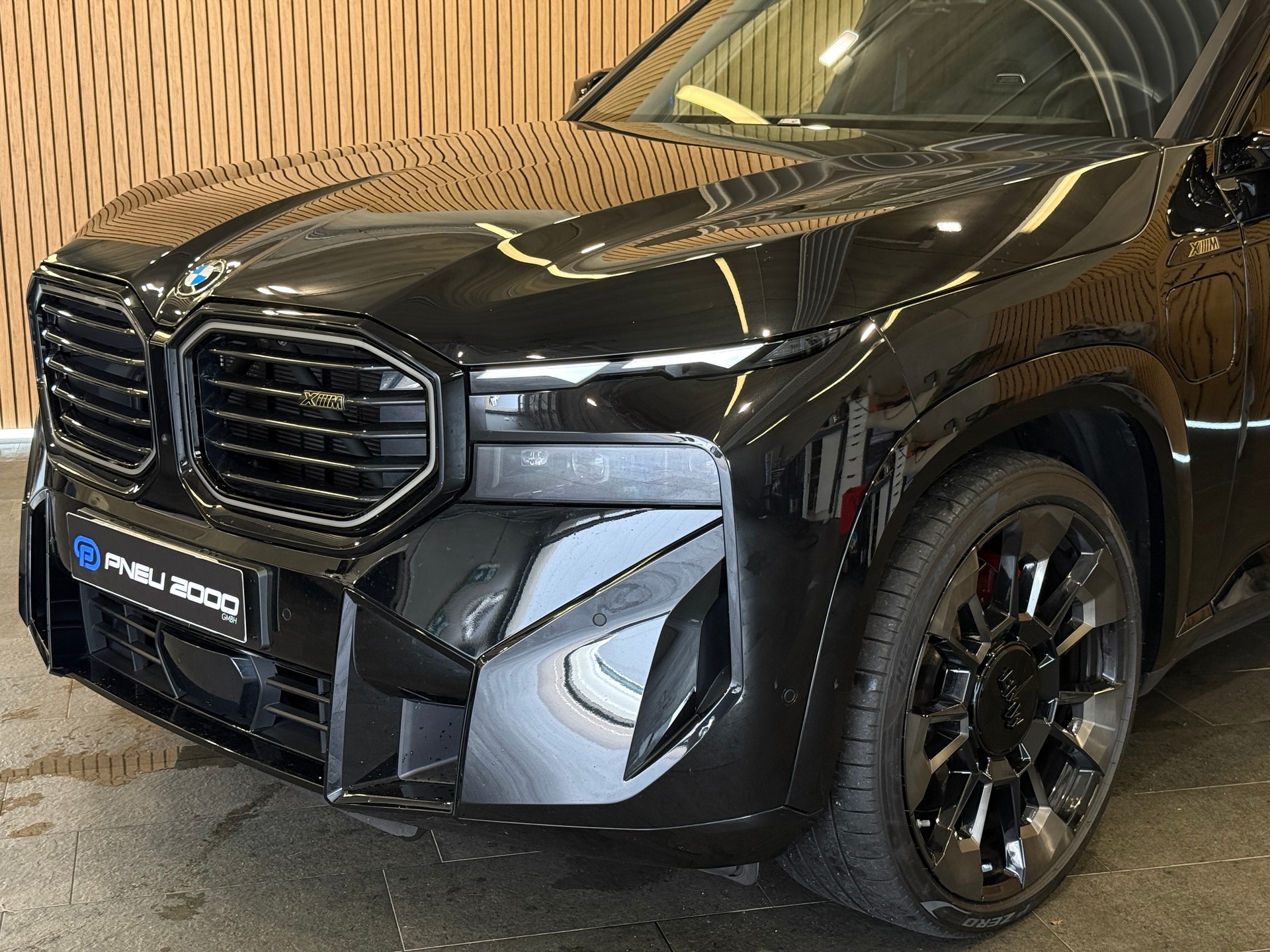 BMW XM xDrive PHEV Steptronic * GRATIS SERVICE*-image-2