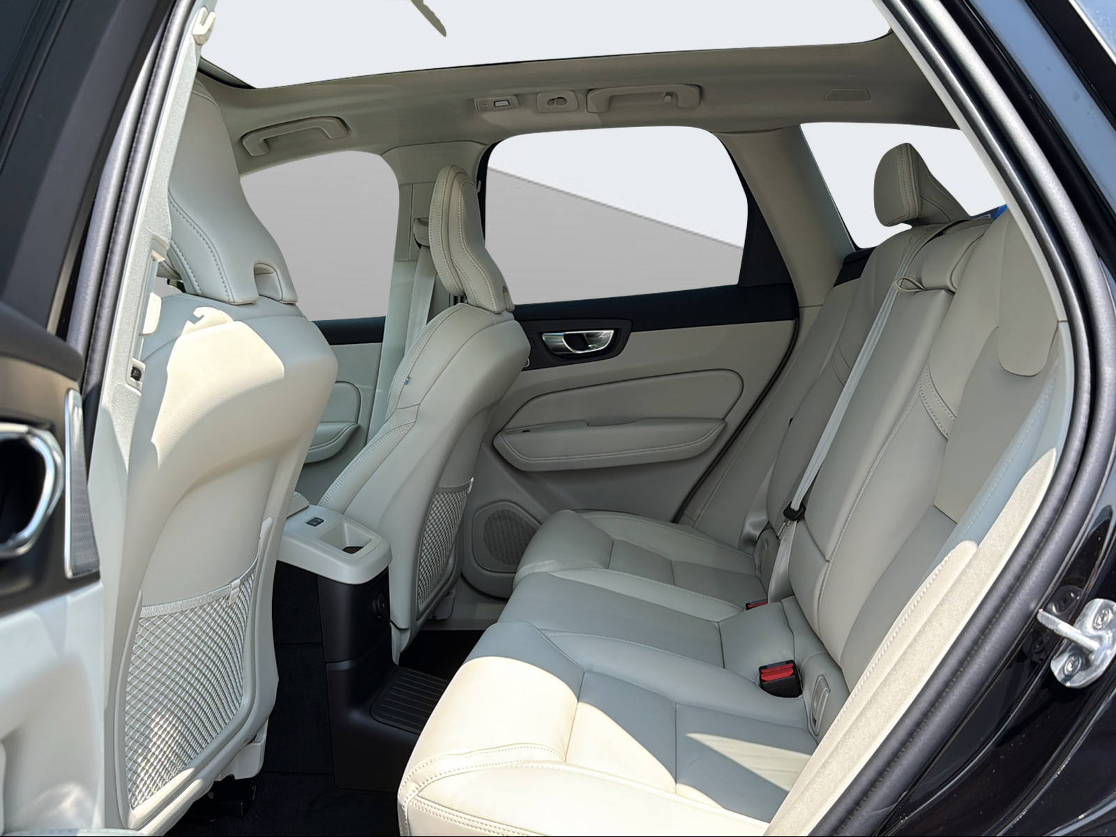 VOLVO XC60 2.0 T8 TE Ultra Bright eAWD-image-13