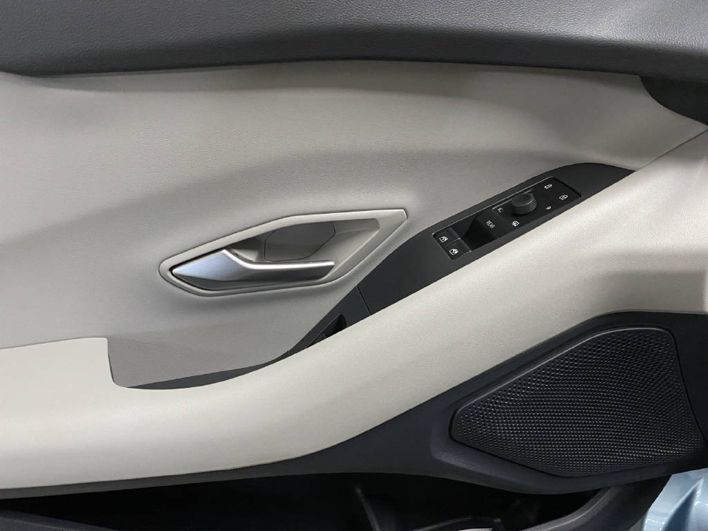 FORD Explorer Extended Range Premium RWD-image-6